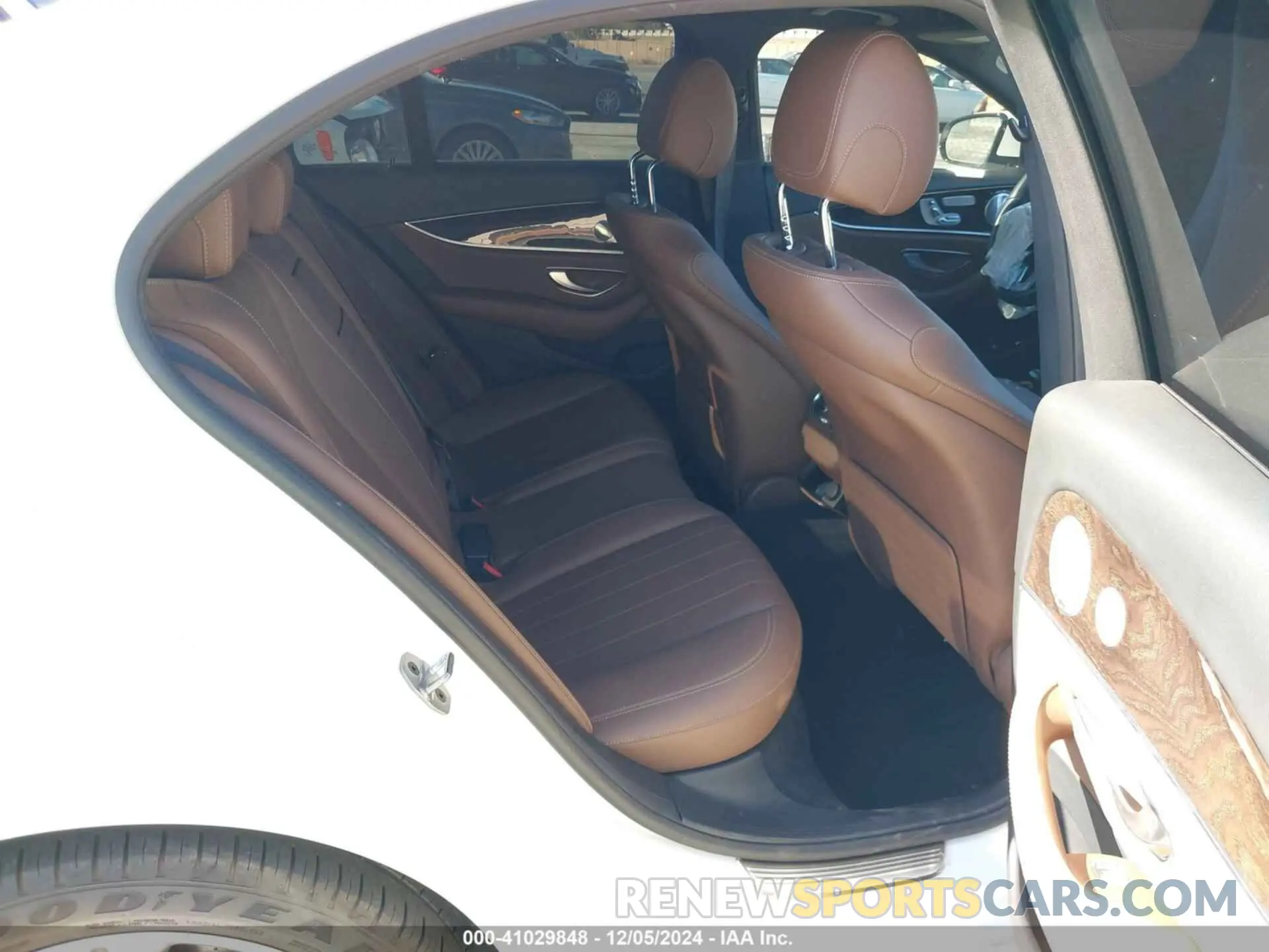 8 fotografías del automóvil dañado WDDZF8DB9LA711135 MERCEDES-BENZ E 350 2020