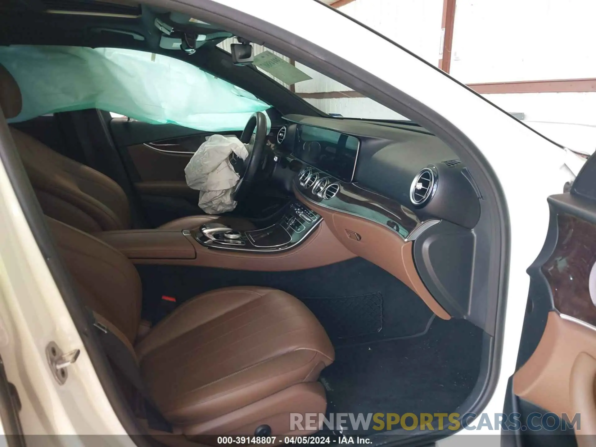 5 fotografías del automóvil dañado WDDZF8DB9LA747522 MERCEDES-BENZ E 350 2020