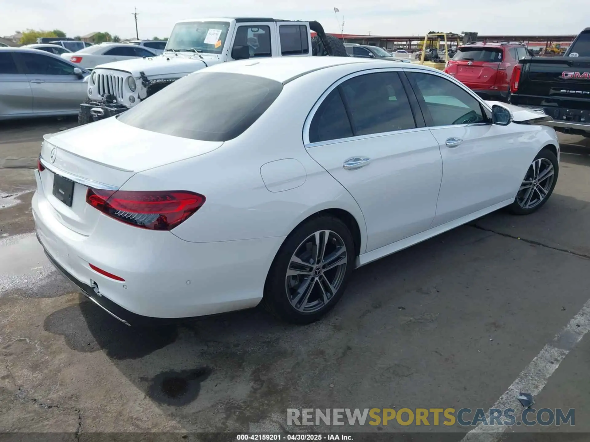4 fotografías del automóvil dañado W1KZF8DB0MA874452 MERCEDES-BENZ E 350 2021