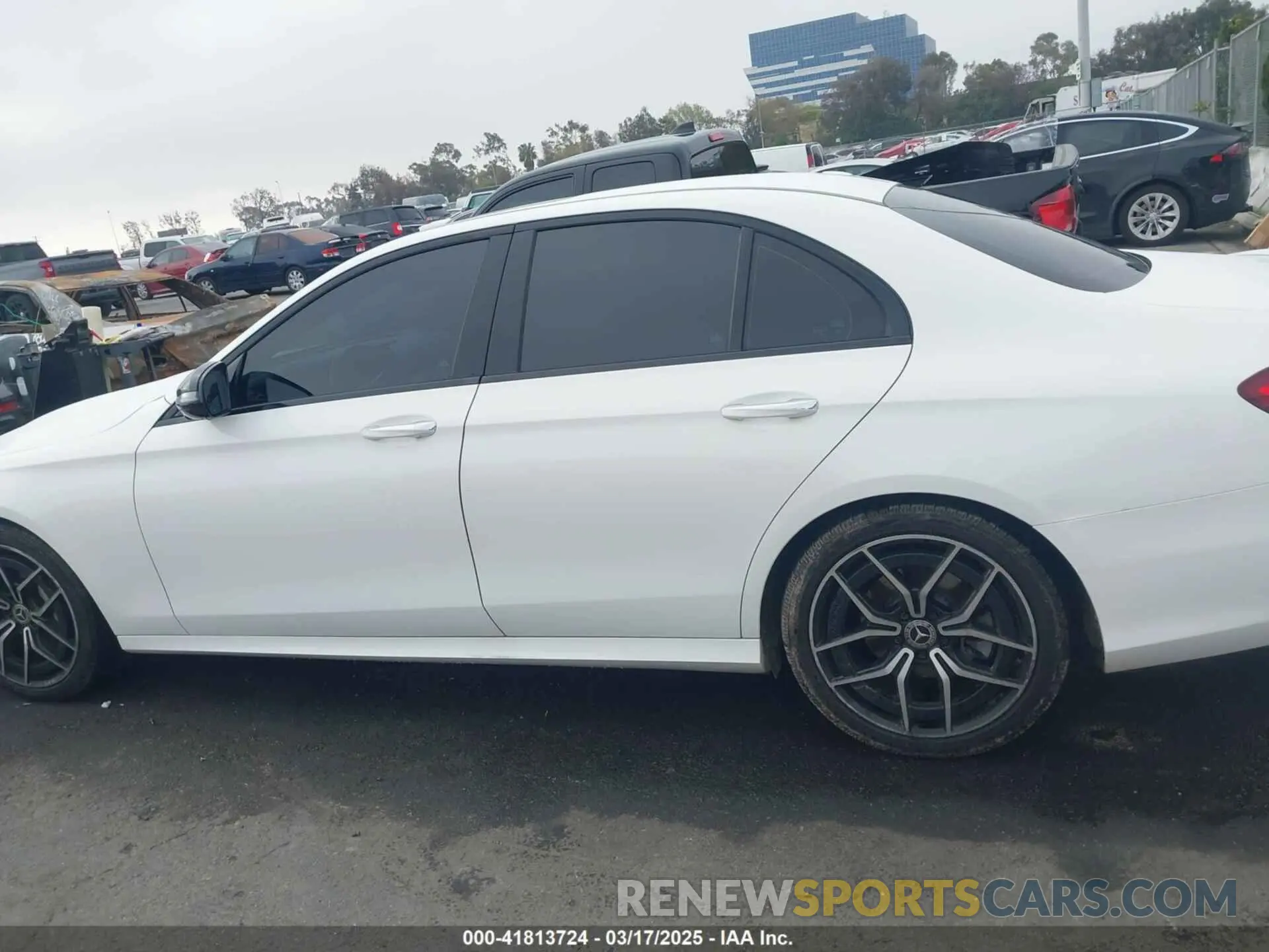 15 fotografías del automóvil dañado W1KZF8DB0MA924251 MERCEDES-BENZ E 350 2021