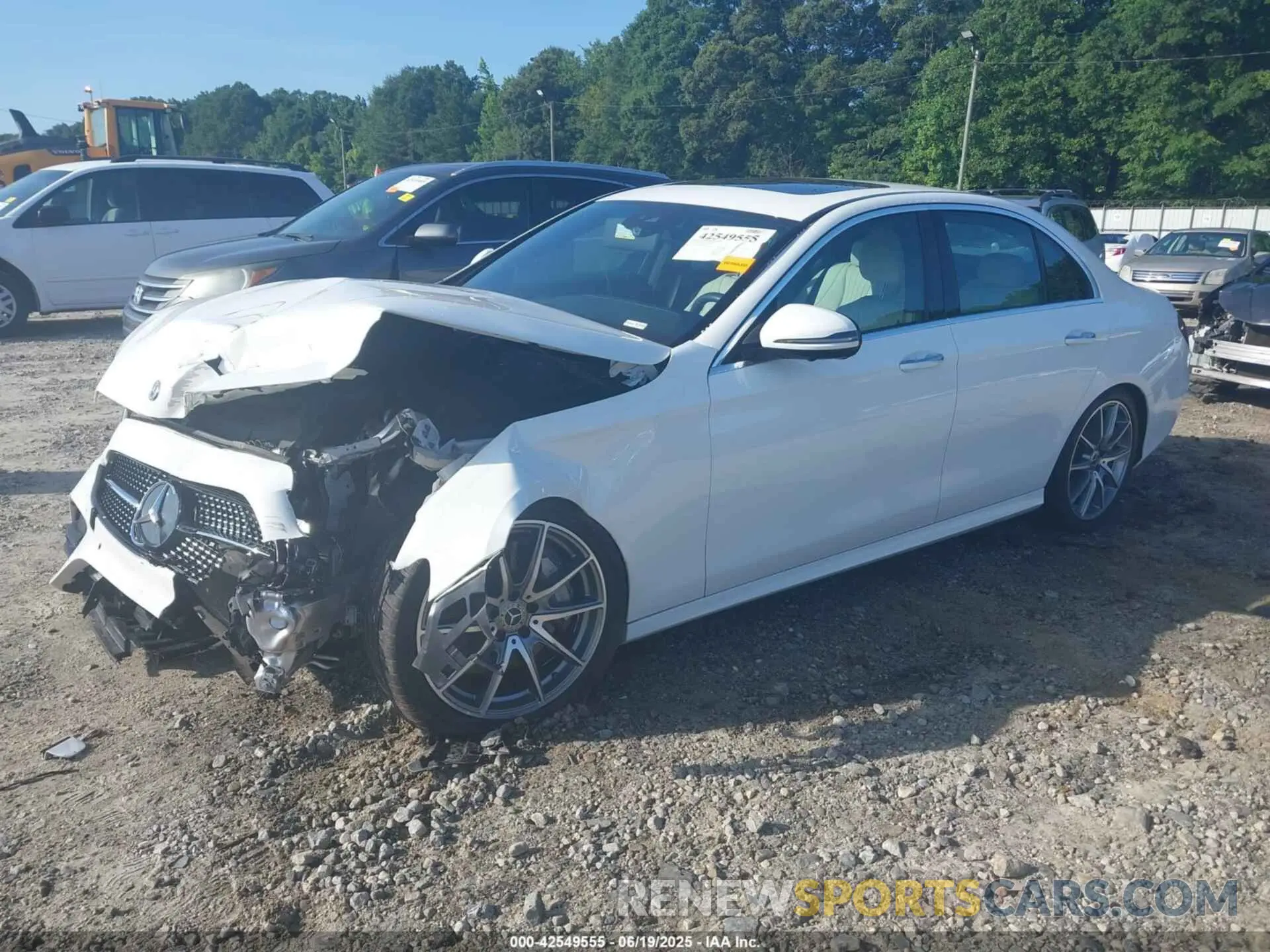 2 fotografías del automóvil dañado W1KZF8DB1MA951085 MERCEDES-BENZ E 350 2021