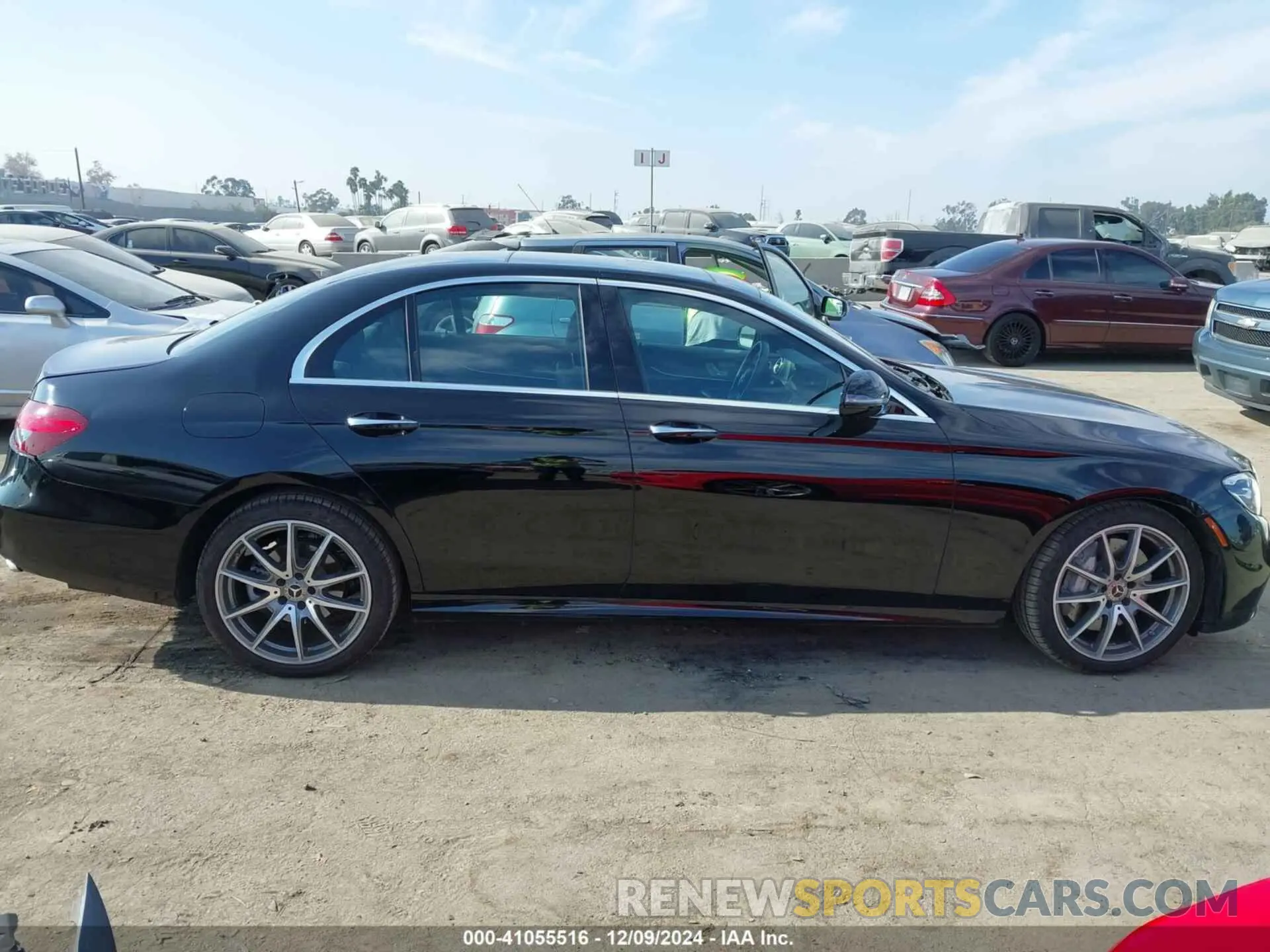 14 fotografías del automóvil dañado W1KZF8DB2MA906446 MERCEDES-BENZ E 350 2021