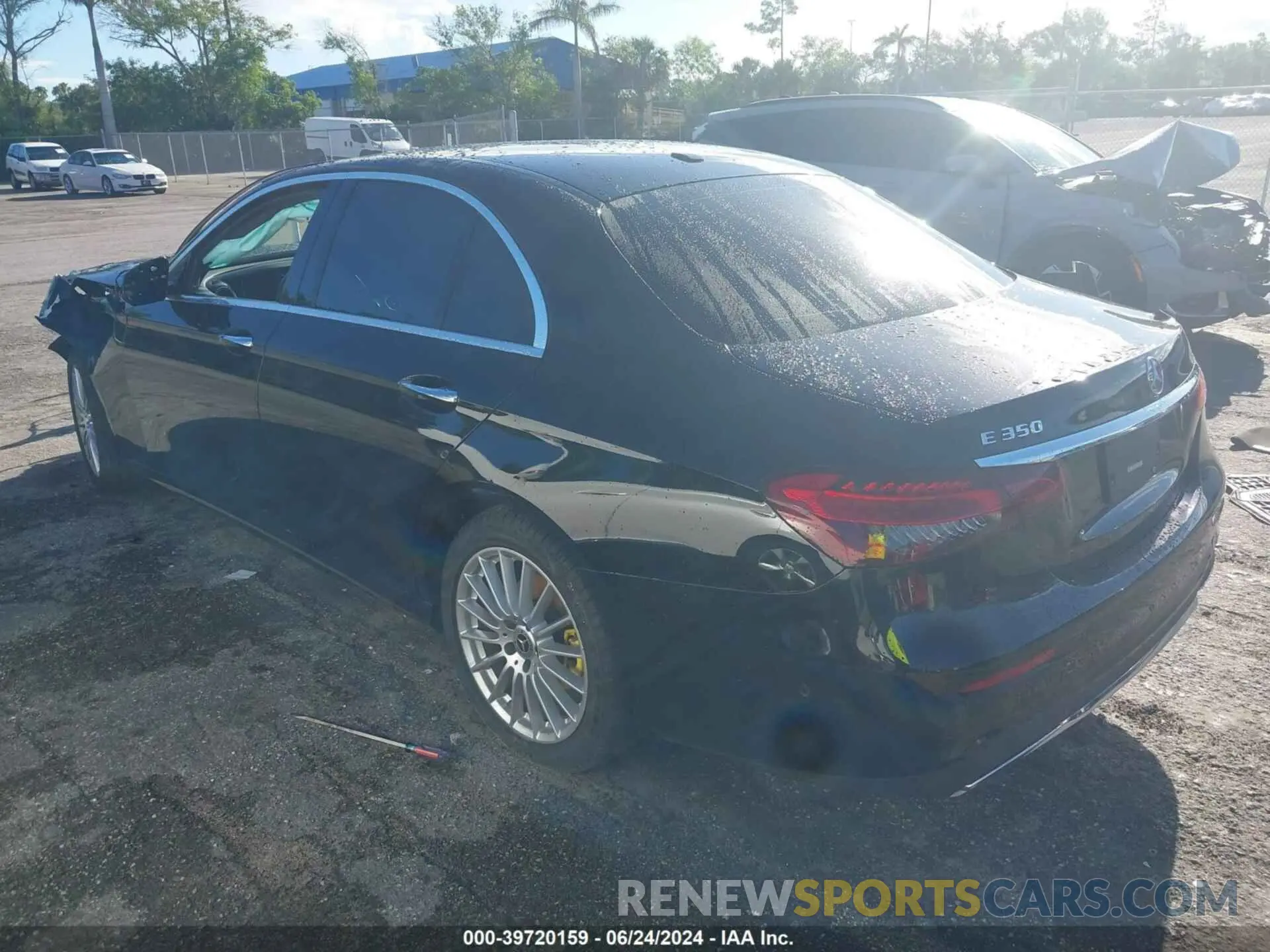 3 fotografías del automóvil dañado W1KZF8DB3MA920338 MERCEDES-BENZ E 350 2021