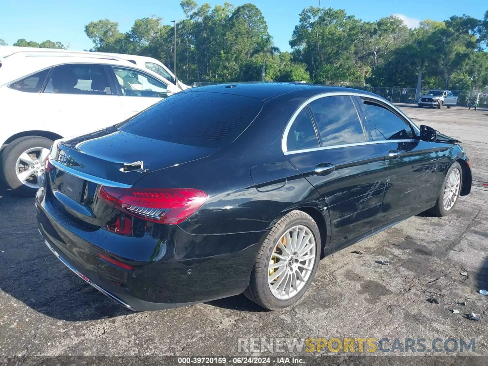 4 fotografías del automóvil dañado W1KZF8DB3MA920338 MERCEDES-BENZ E 350 2021