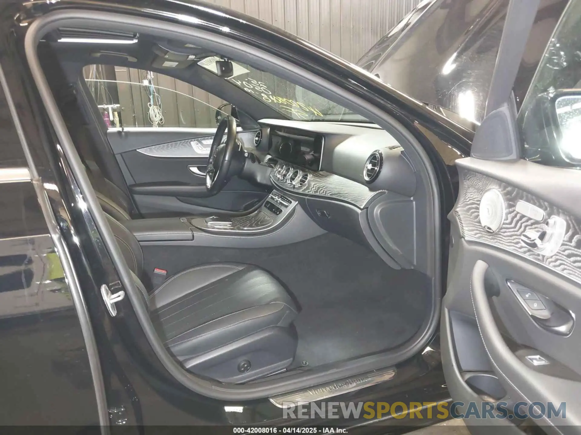 5 fotografías del automóvil dañado W1KZF8EB4MA957140 MERCEDES-BENZ E 350 2021