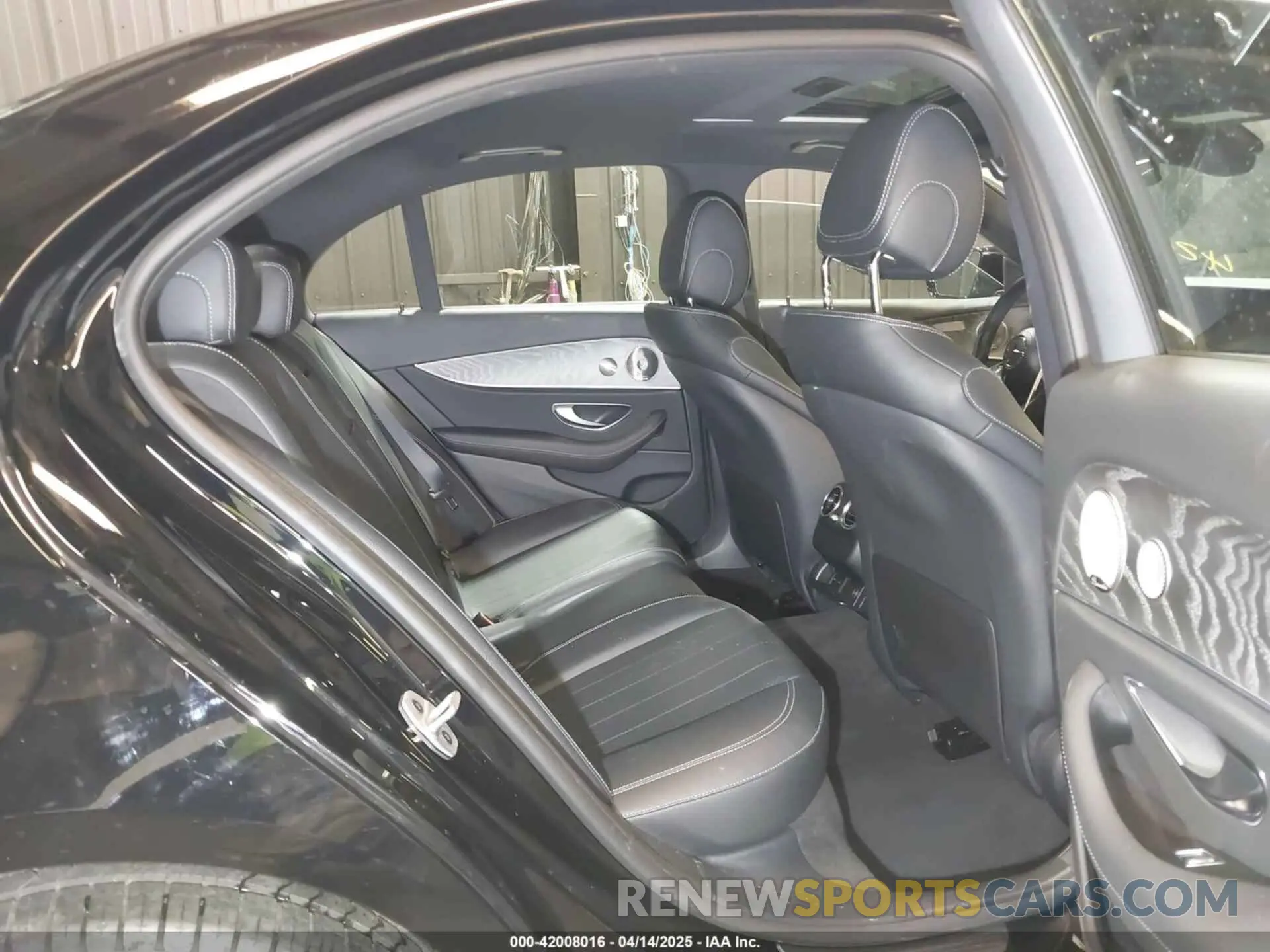 8 fotografías del automóvil dañado W1KZF8EB4MA957140 MERCEDES-BENZ E 350 2021