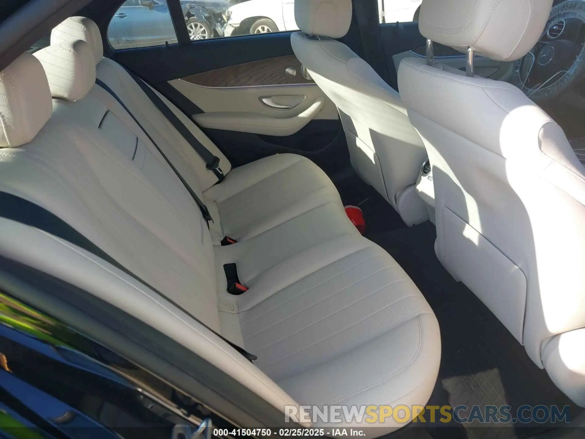 8 fotografías del automóvil dañado W1KZF8DB1NB084637 MERCEDES-BENZ E 350 2022