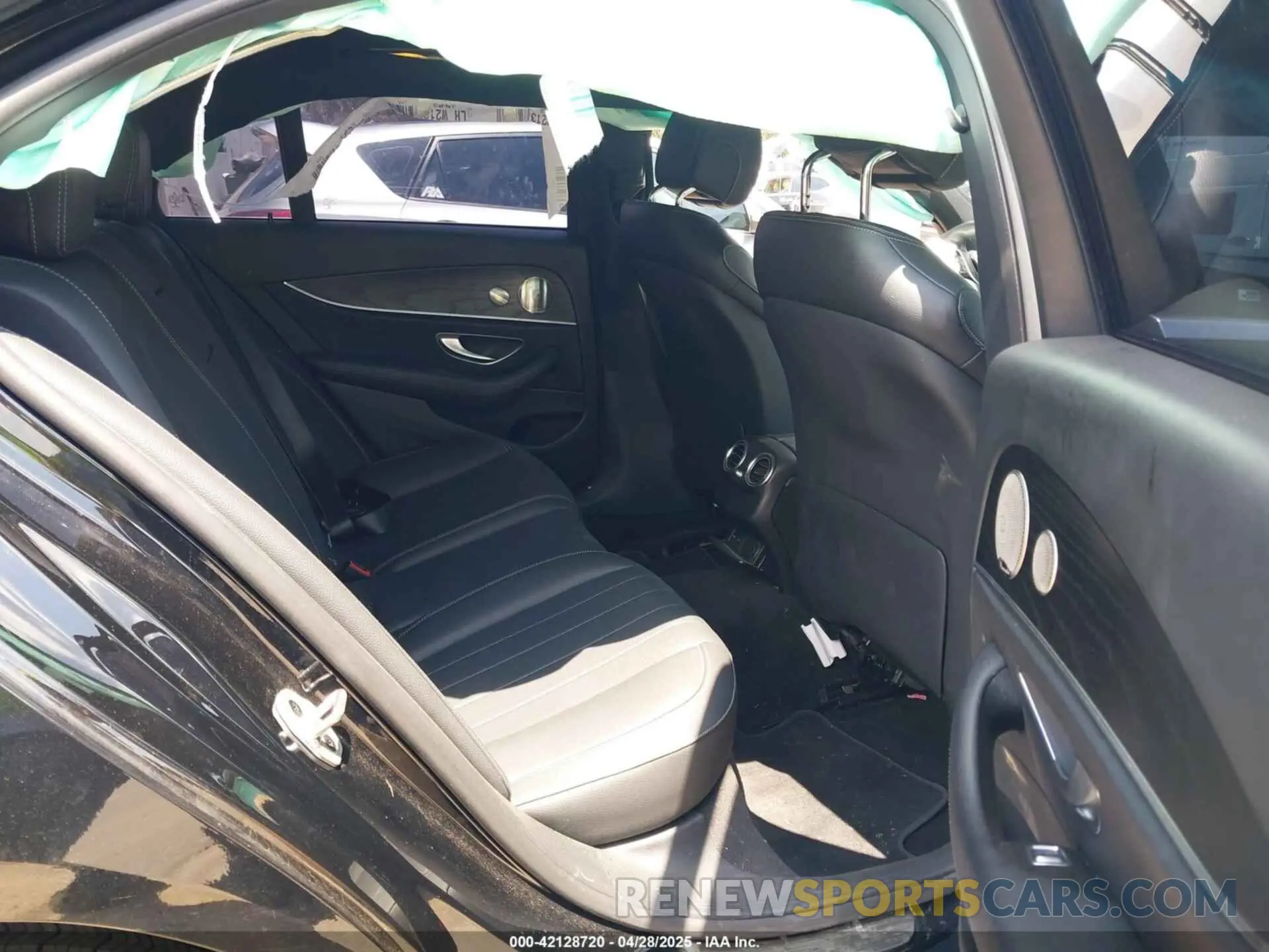 8 fotografías del automóvil dañado W1KZF8DB2NB063957 MERCEDES-BENZ E 350 2022