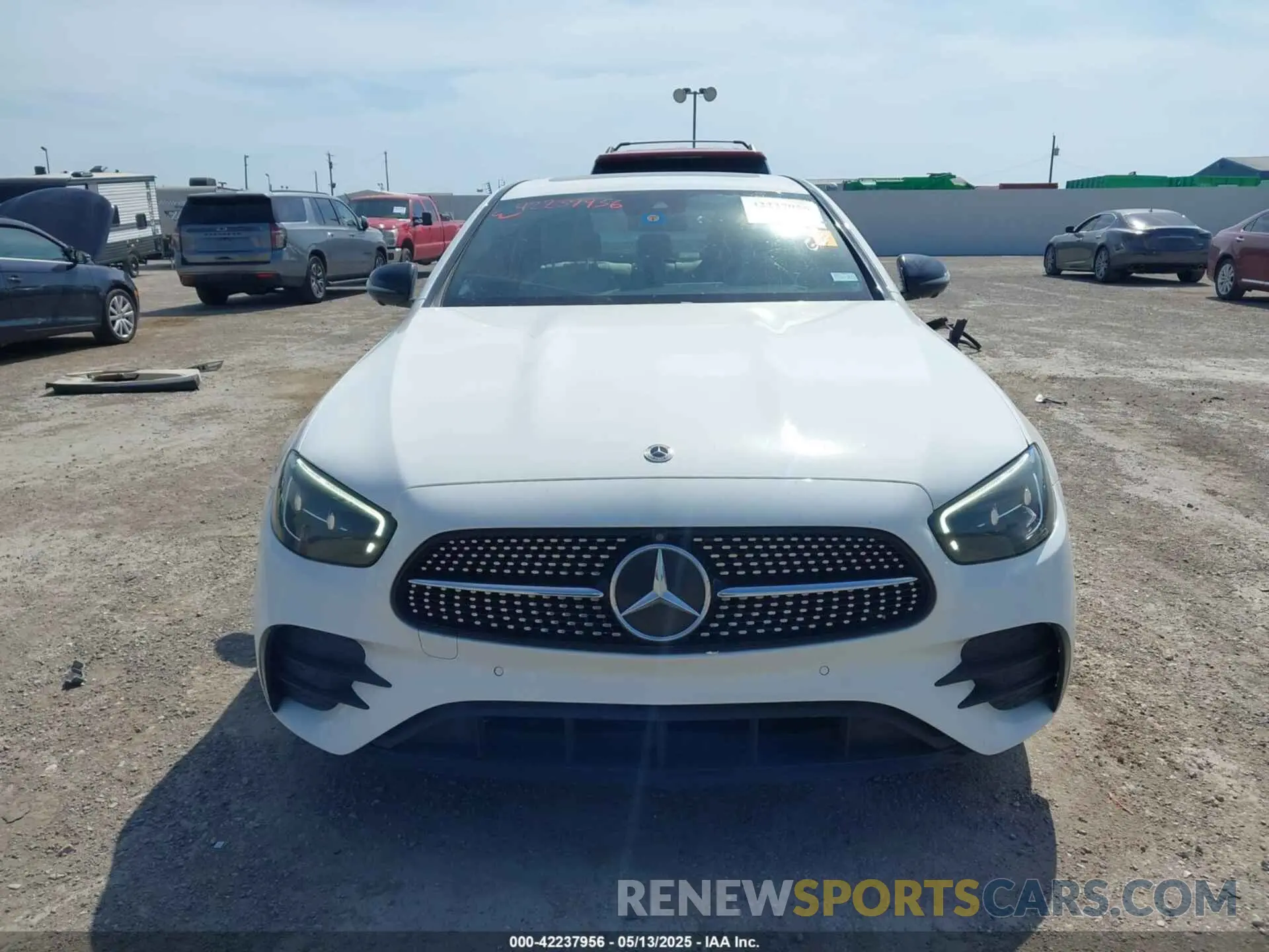 12 fotografías del automóvil dañado W1KZF8DB9NB022628 MERCEDES-BENZ E 350 2022