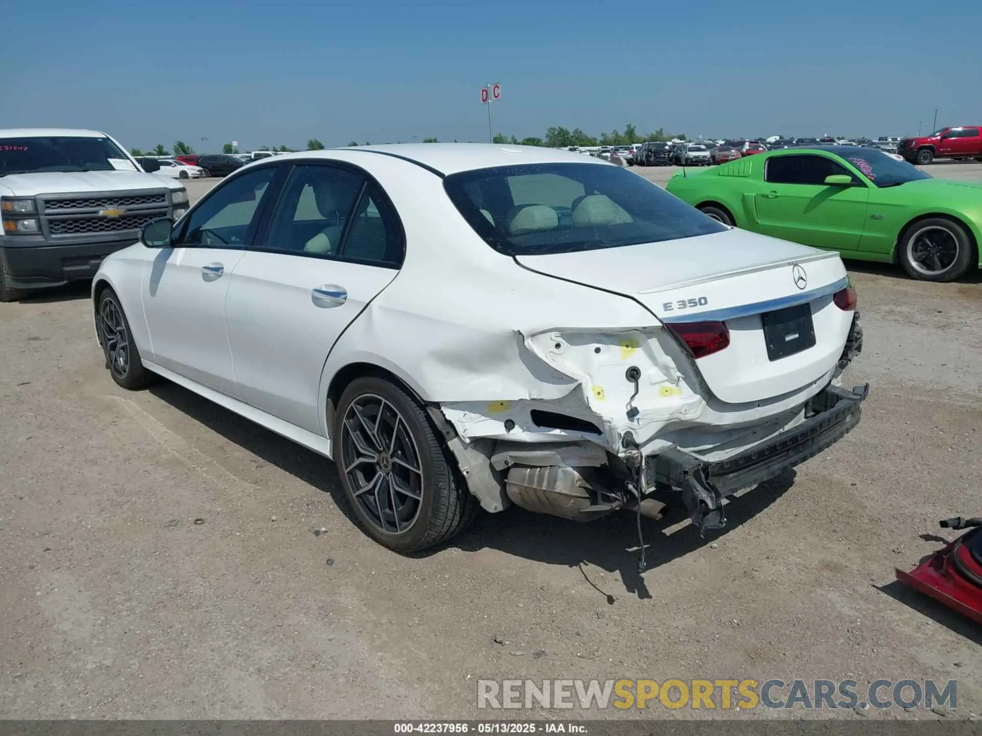 3 fotografías del automóvil dañado W1KZF8DB9NB022628 MERCEDES-BENZ E 350 2022