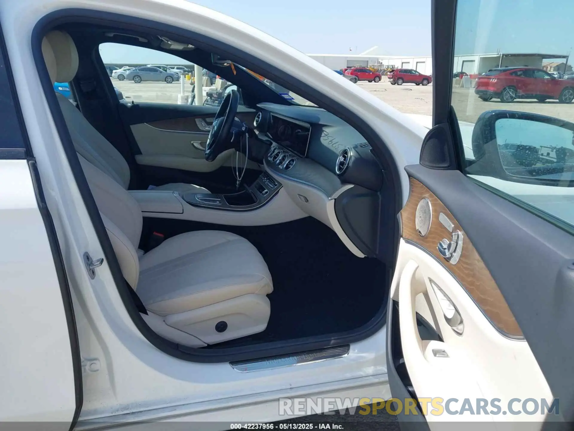 5 fotografías del automóvil dañado W1KZF8DB9NB022628 MERCEDES-BENZ E 350 2022