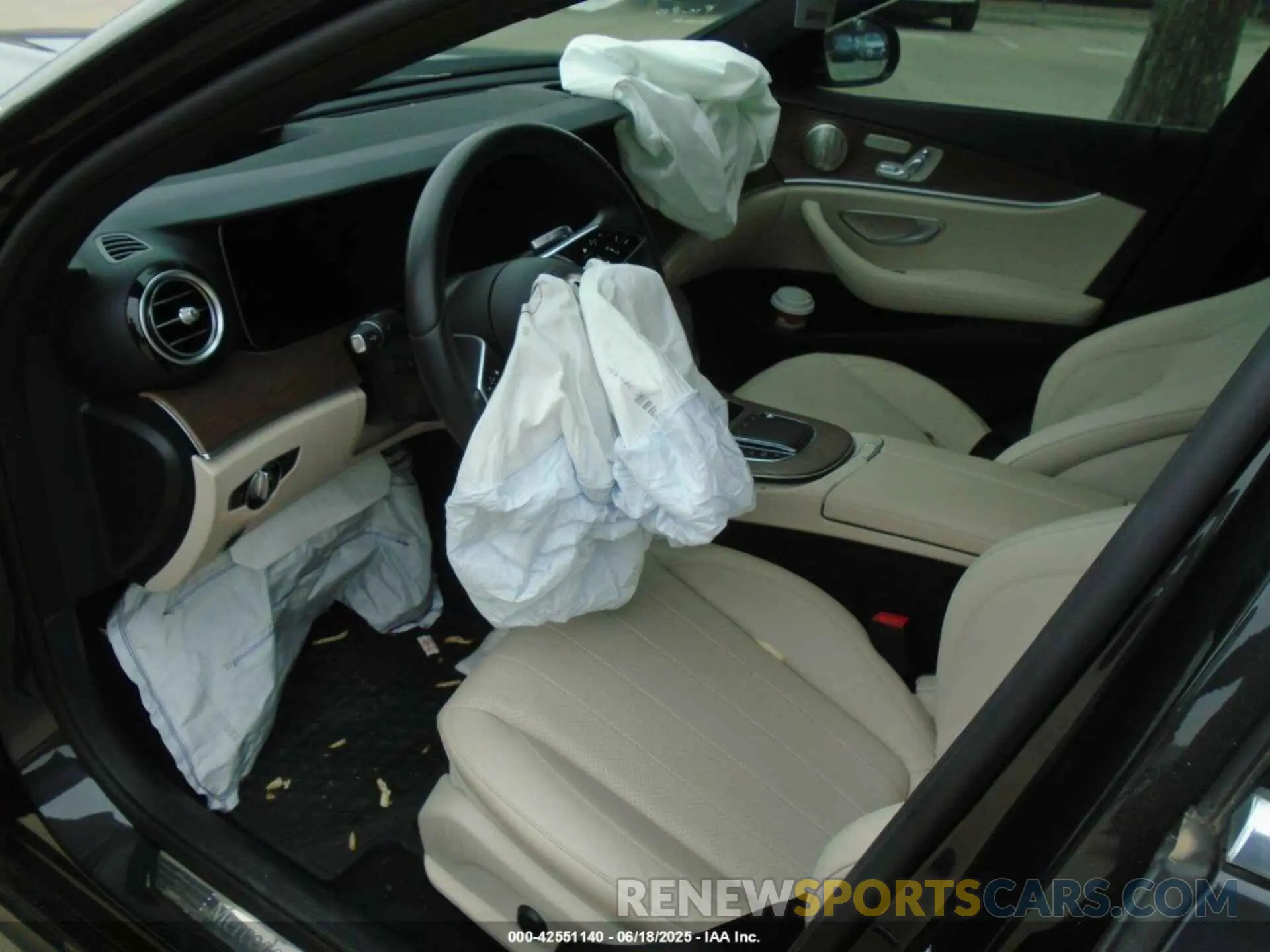 5 fotografías del automóvil dañado W1KZF8DB9NB097118 MERCEDES-BENZ E 350 2022