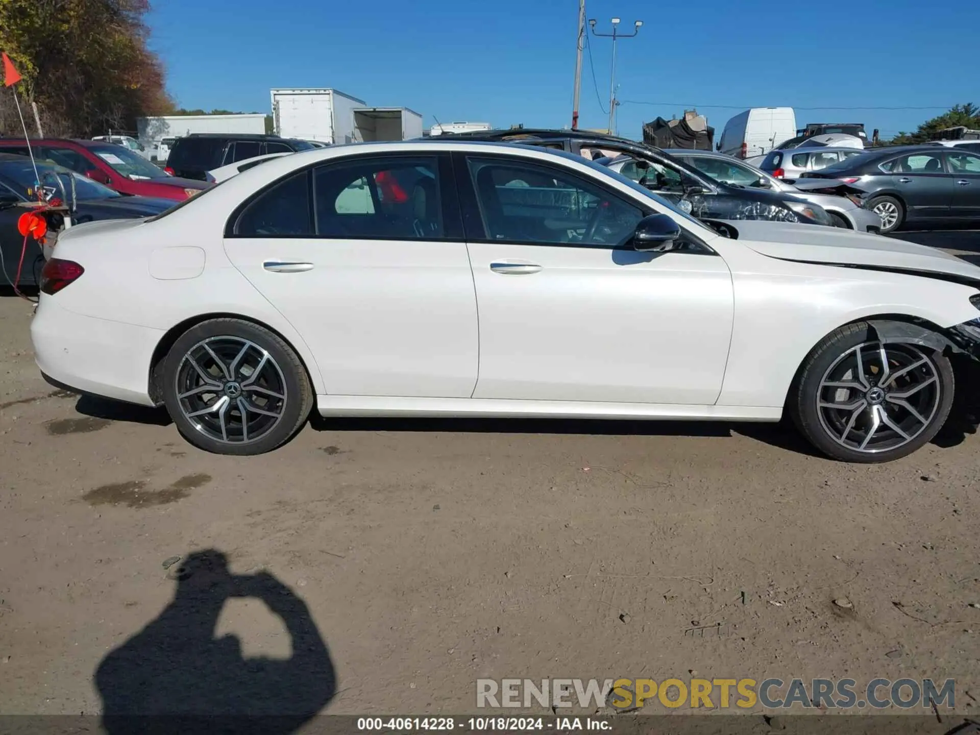13 fotografías del automóvil dañado W1KZF8EB1NB037624 MERCEDES-BENZ E 350 2022