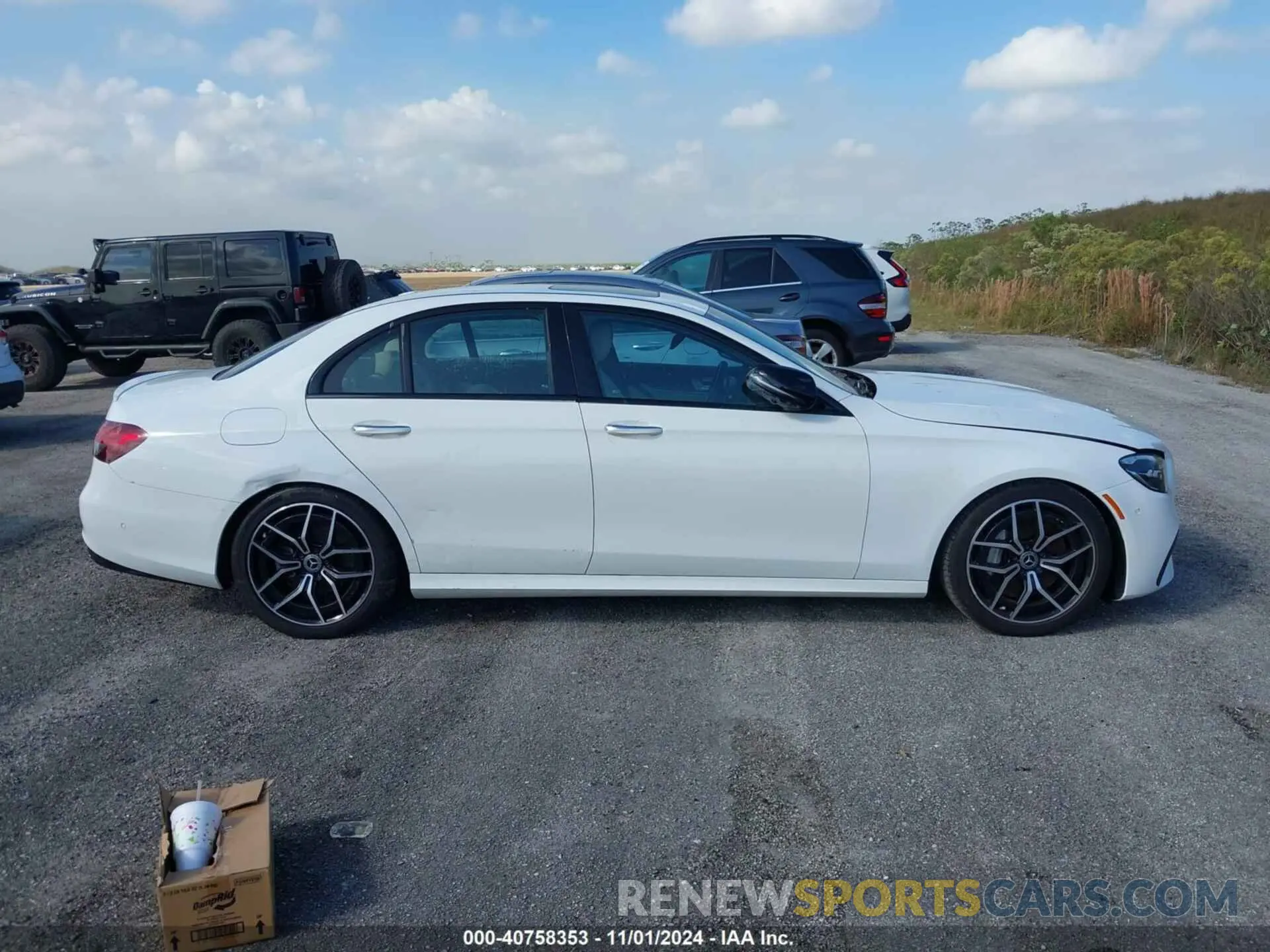 12 fotografías del automóvil dañado W1KZF8DB3PB152813 MERCEDES-BENZ E 350 2023