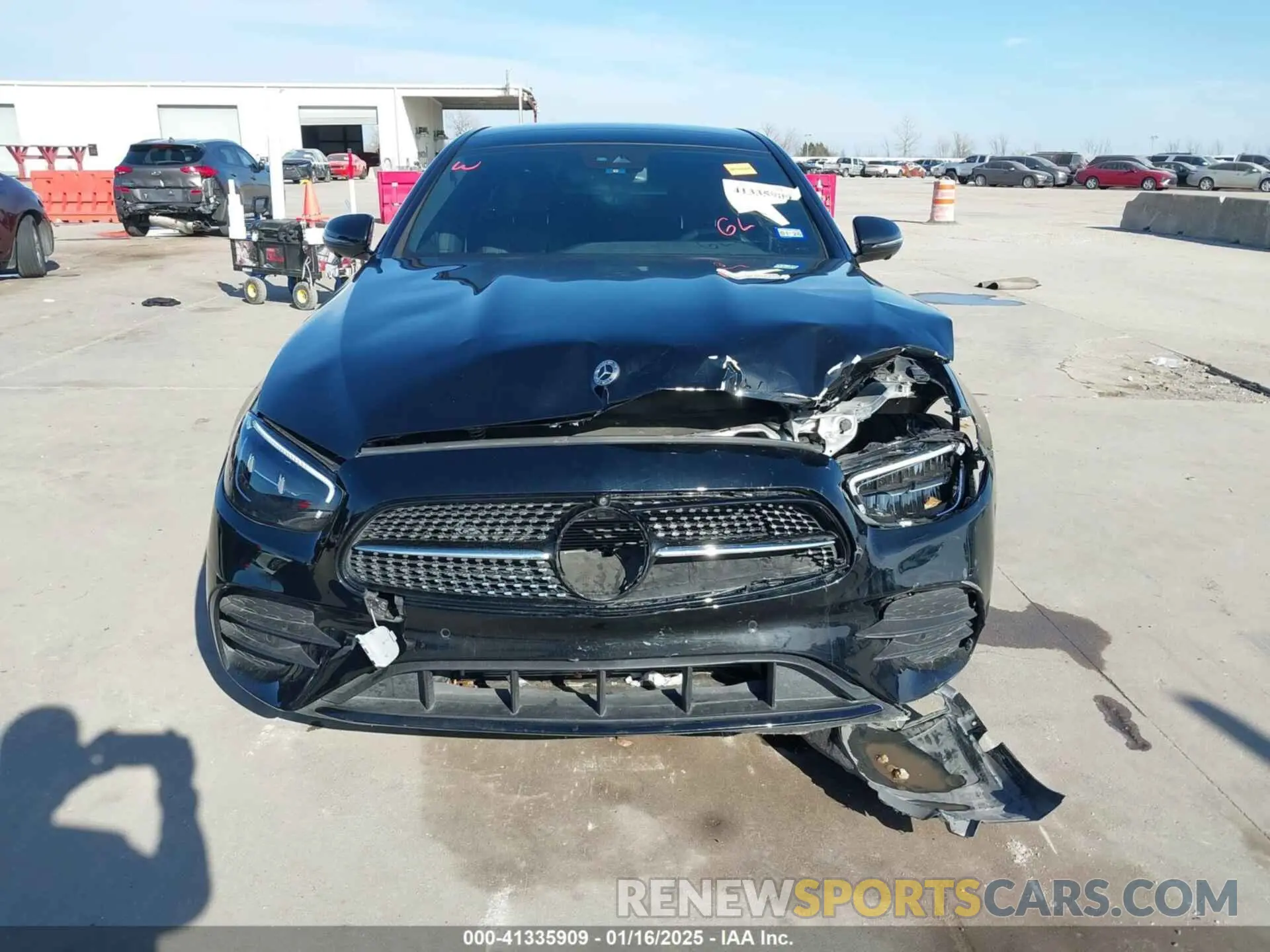 12 fotografías del automóvil dañado W1KZF8EB9PB185877 MERCEDES-BENZ E 350 2023
