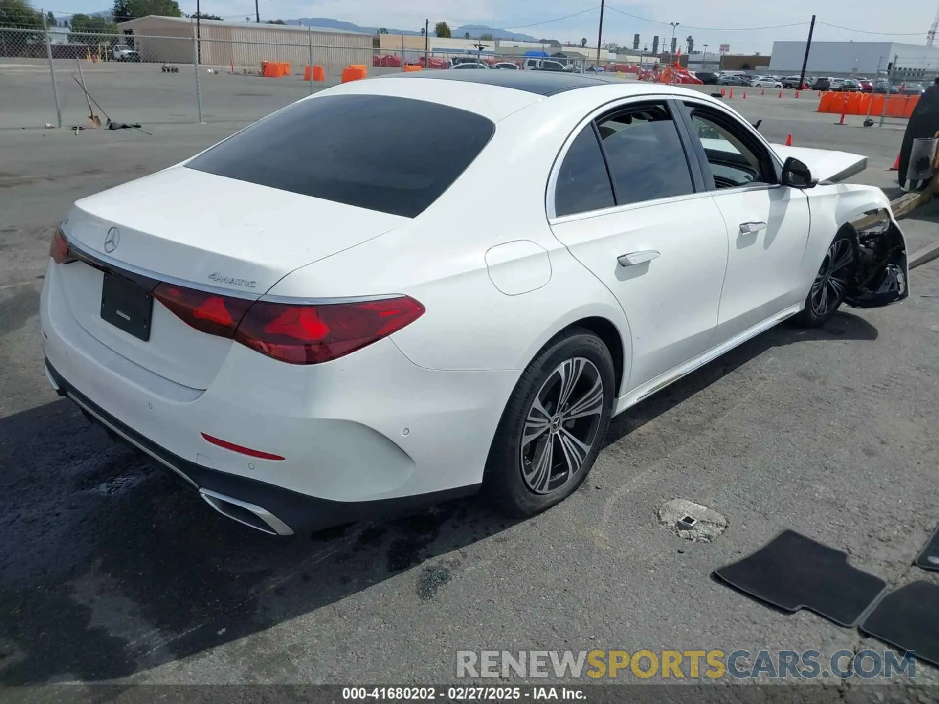 4 fotografías del automóvil dañado W1KLF4HB9RA006076 MERCEDES-BENZ E 350 2024