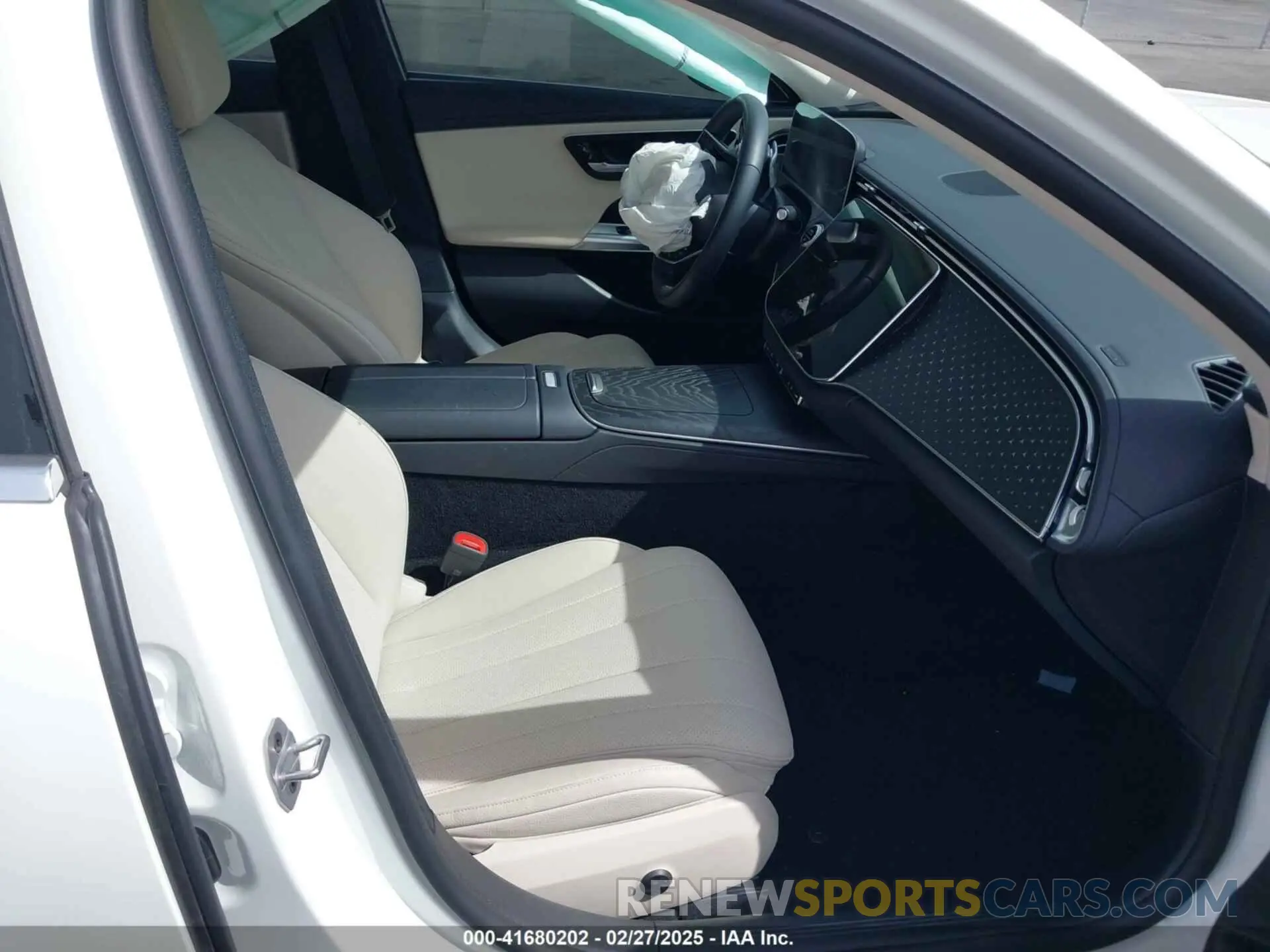 5 fotografías del automóvil dañado W1KLF4HB9RA006076 MERCEDES-BENZ E 350 2024