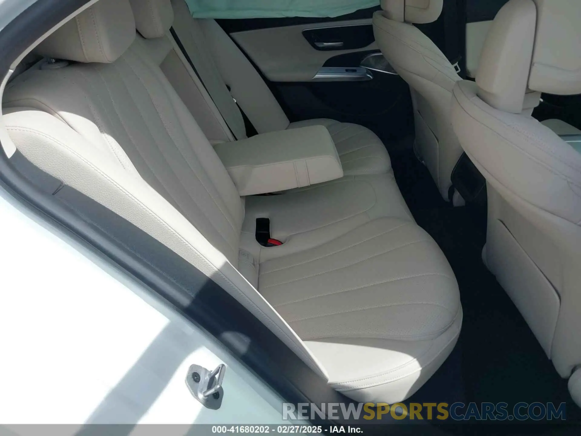 8 fotografías del automóvil dañado W1KLF4HB9RA006076 MERCEDES-BENZ E 350 2024