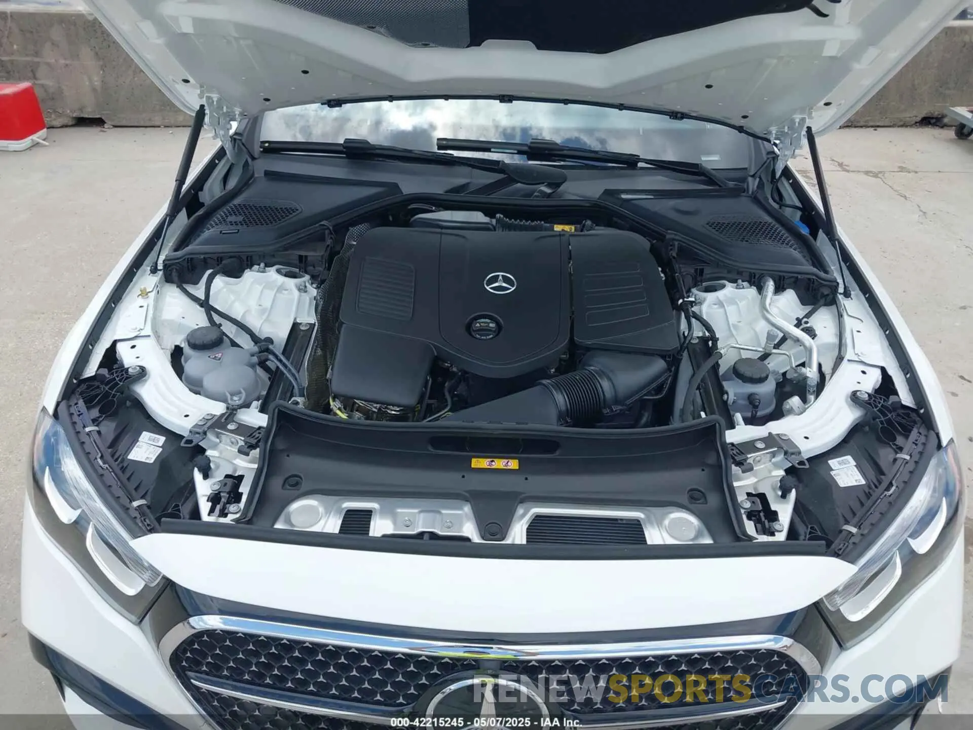 10 fotografías del automóvil dañado W1KLF4GB8SA134669 MERCEDES-BENZ E 350 2025