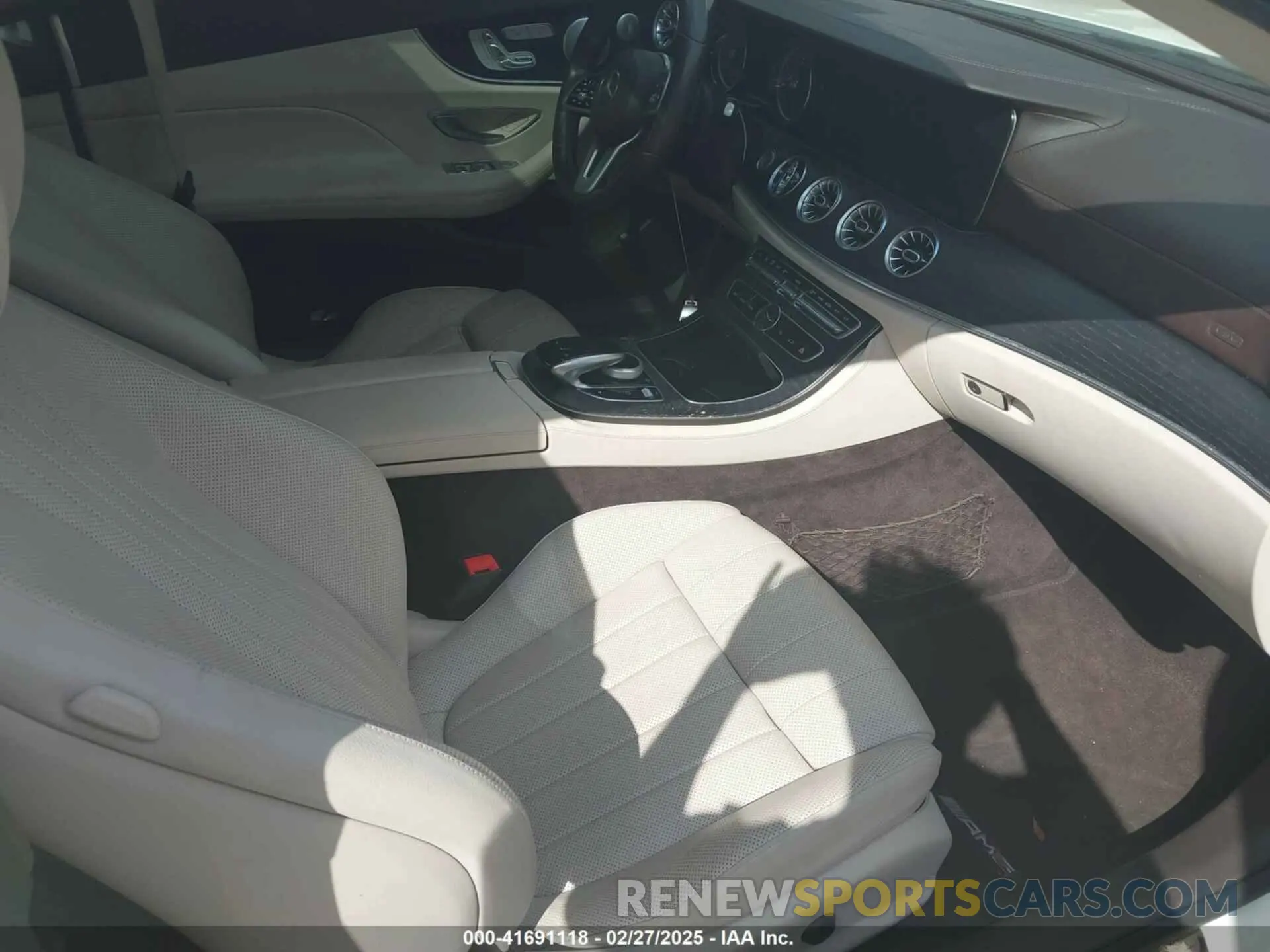5 fotografías del automóvil dañado WDD1J6HB8KF074413 MERCEDES-BENZ E 450 2019