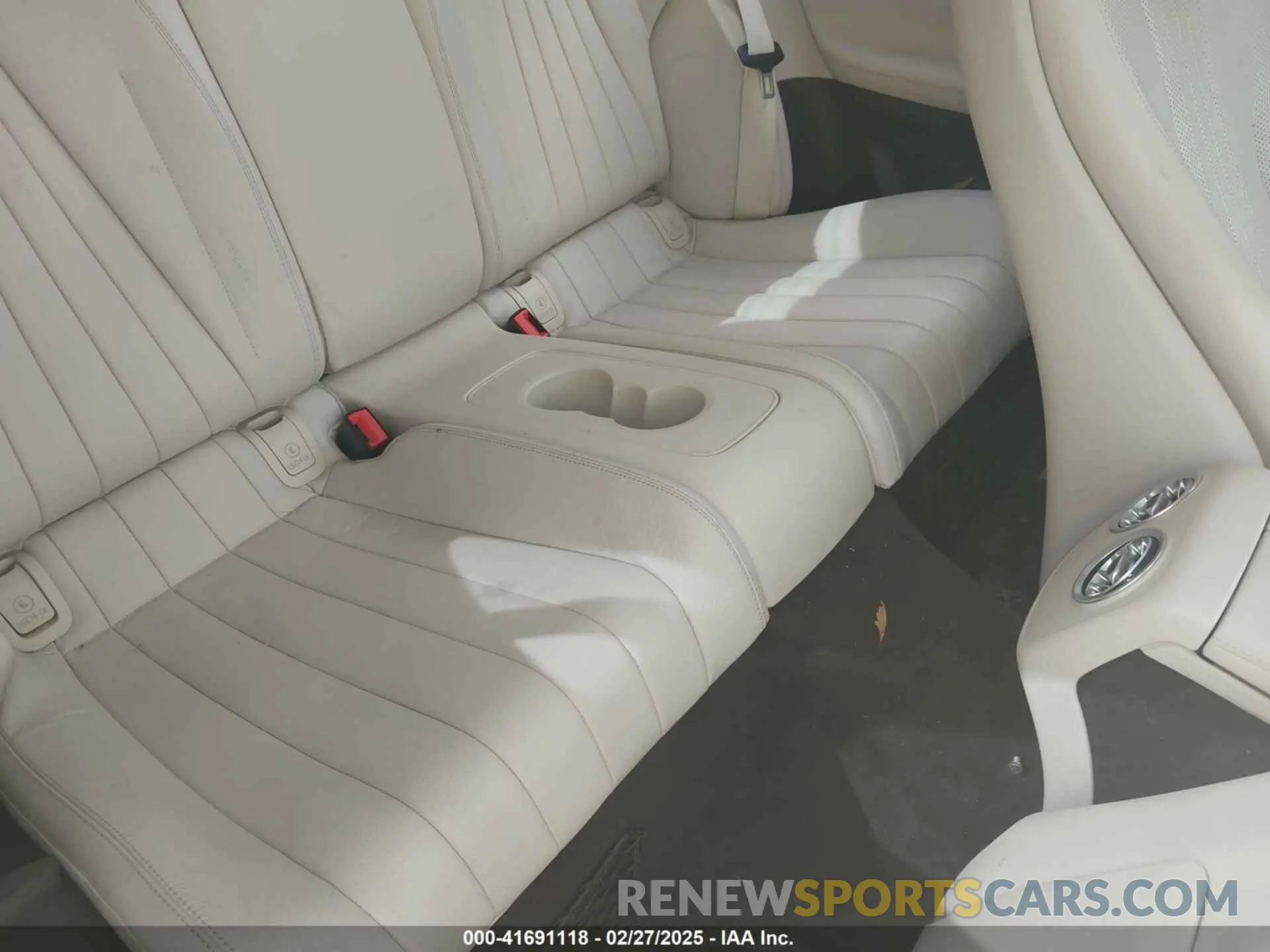 8 fotografías del automóvil dañado WDD1J6HB8KF074413 MERCEDES-BENZ E 450 2019