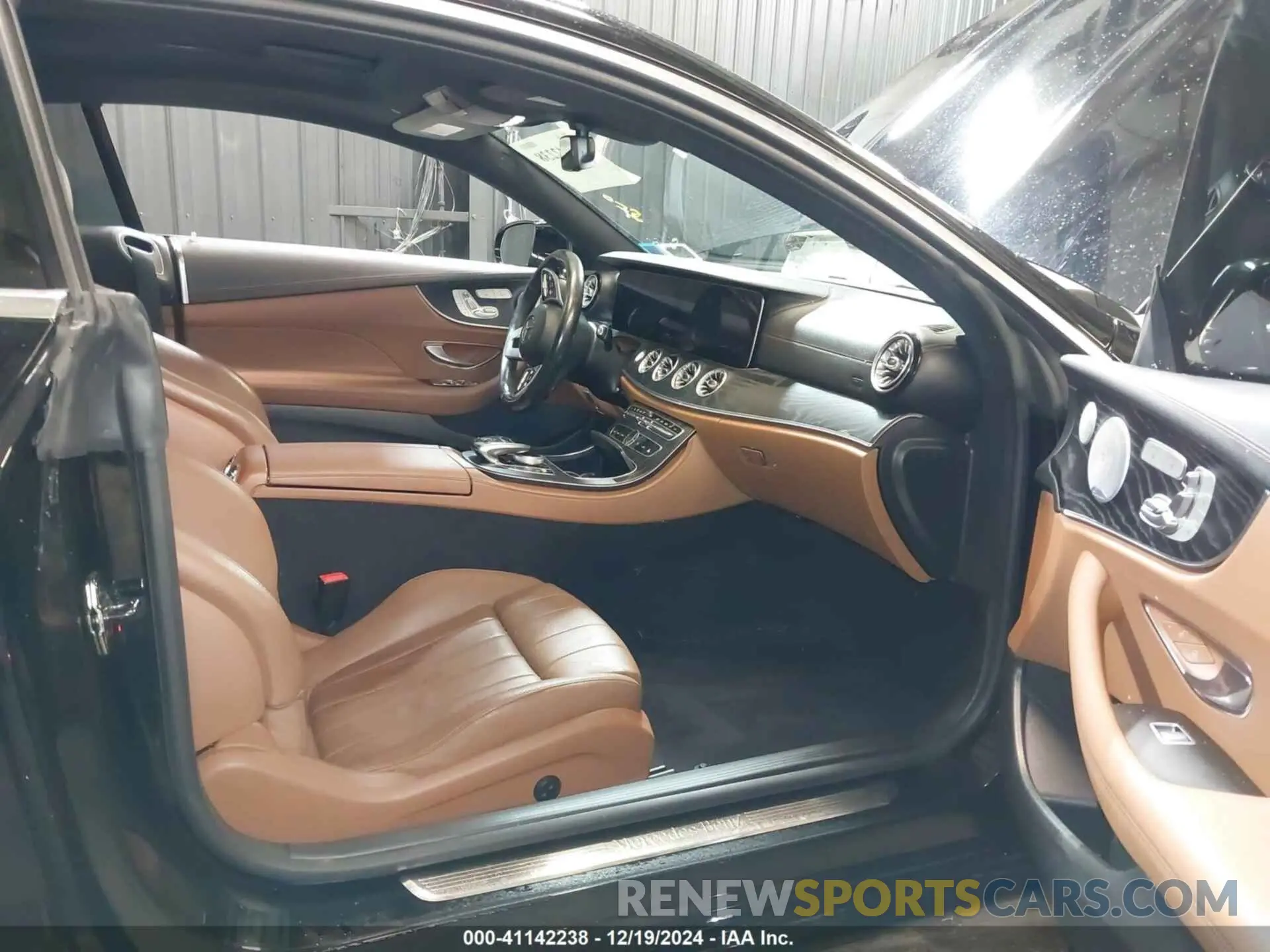5 fotografías del automóvil dañado WDD1J6JB4KF117848 MERCEDES-BENZ E 450 2019