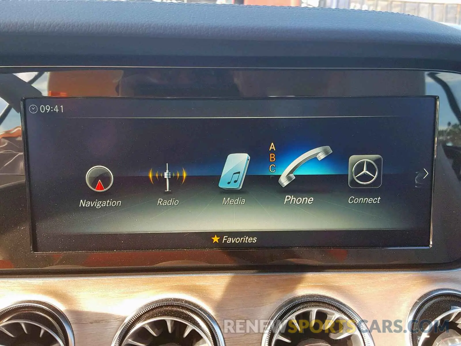 9 fotografías del automóvil dañado WDD1K6HB6KF075816 MERCEDES-BENZ E 450 2019