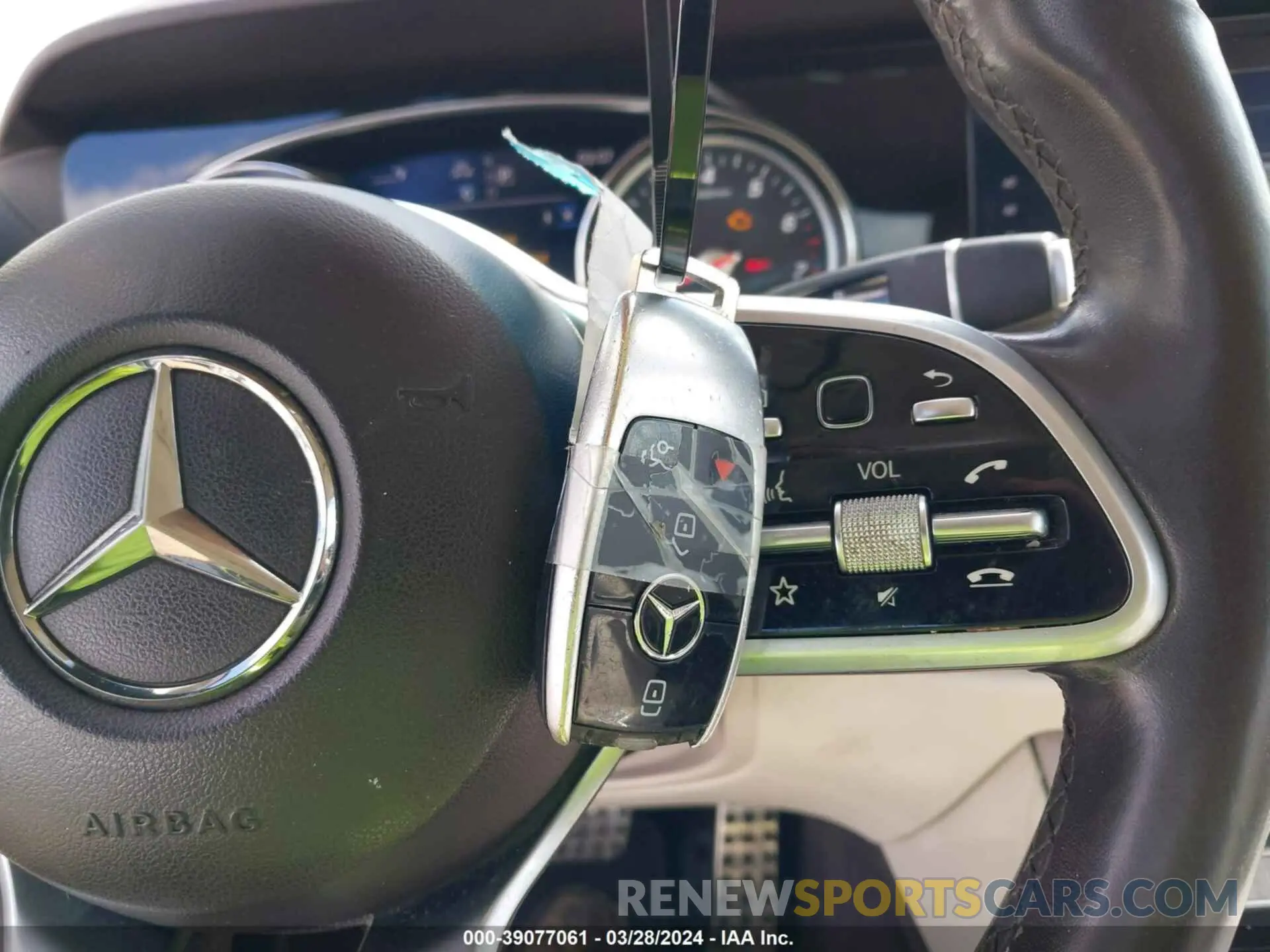 11 fotografías del automóvil dañado WDD1K6JB4KF101064 MERCEDES-BENZ E 450 2019