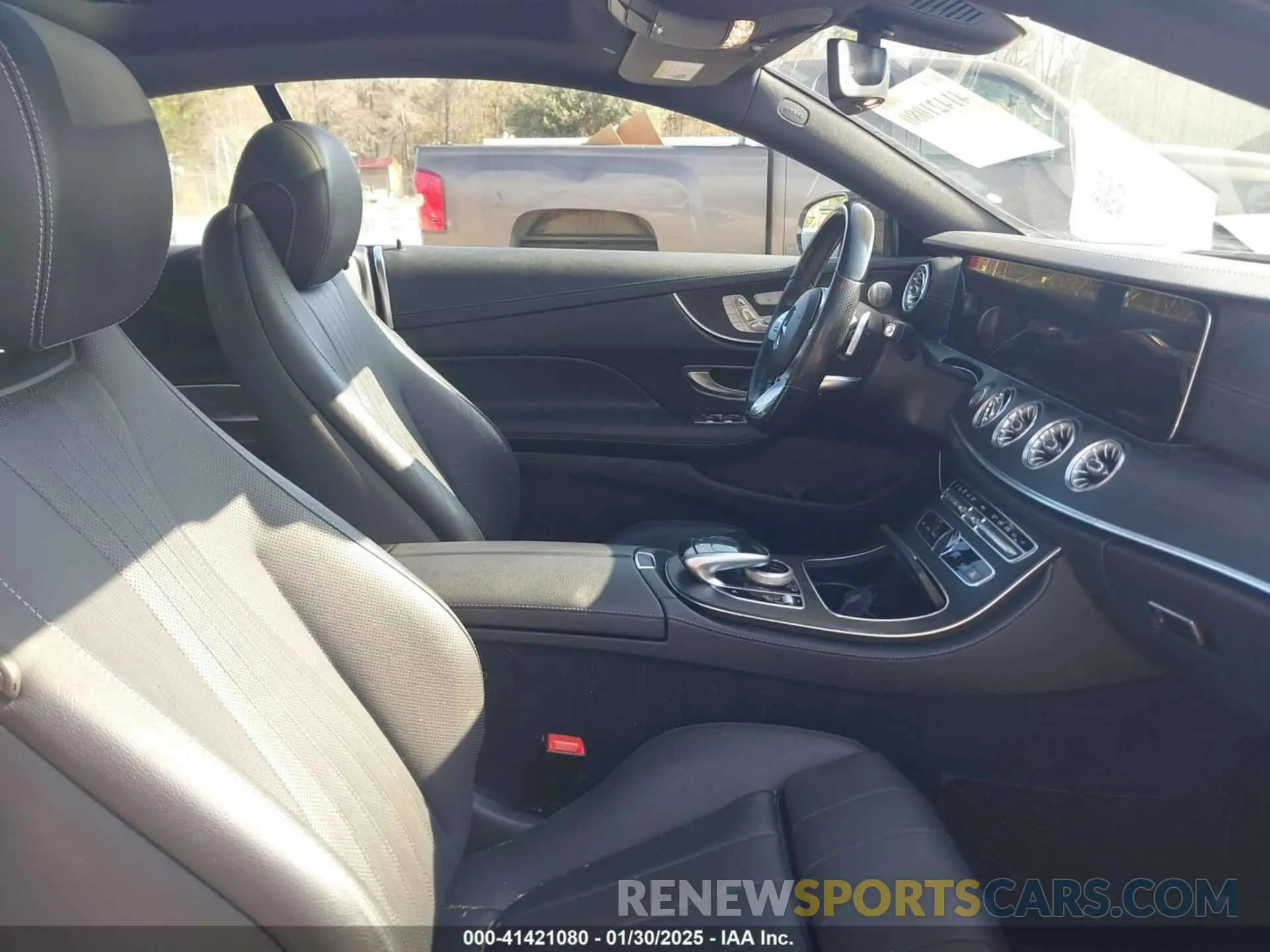 5 fotografías del automóvil dañado W1K1J6HB3LF144790 MERCEDES-BENZ E 450 2020