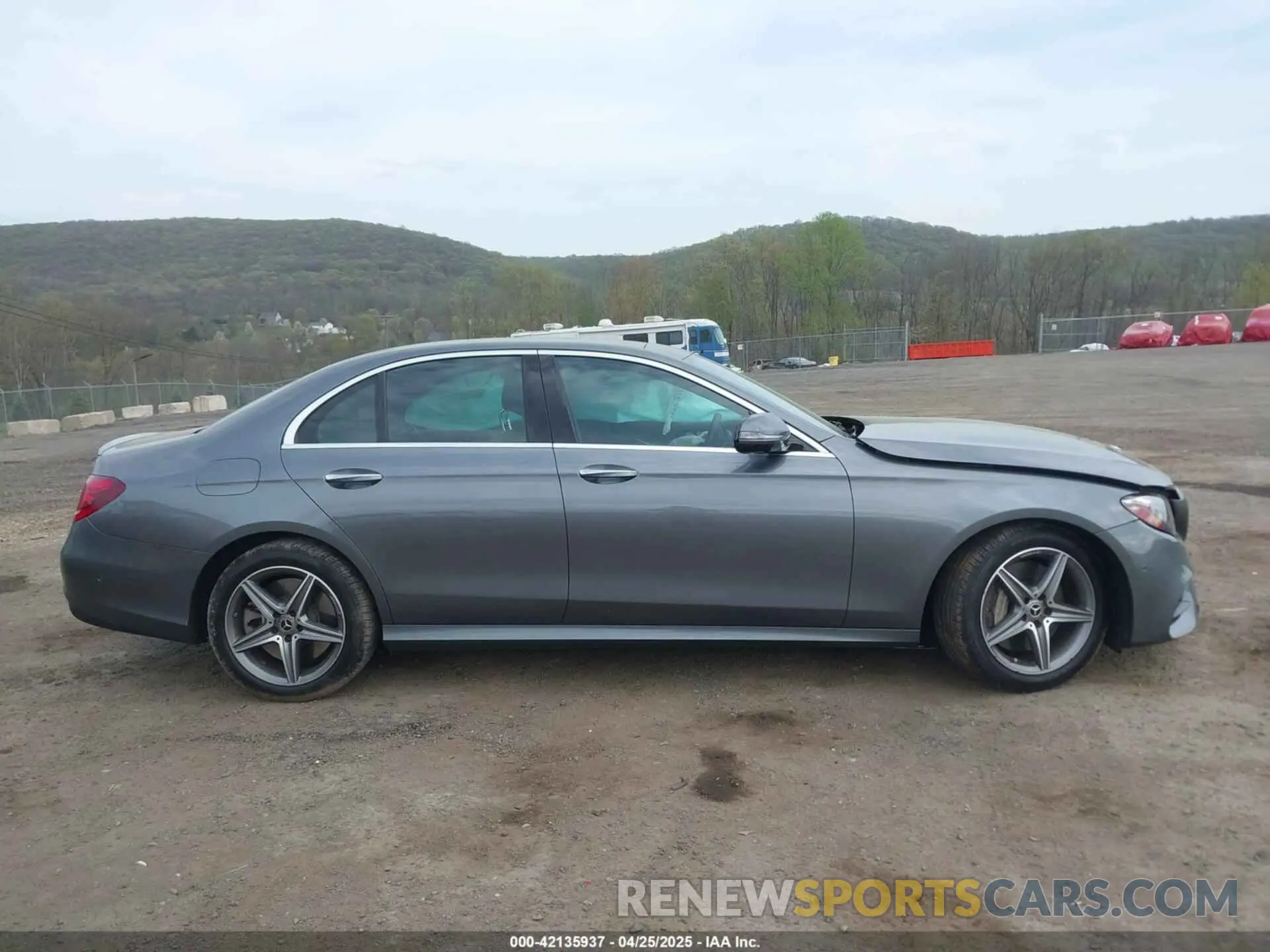 13 fotografías del automóvil dañado W1KZF6JB4LA832485 MERCEDES-BENZ E 450 2020