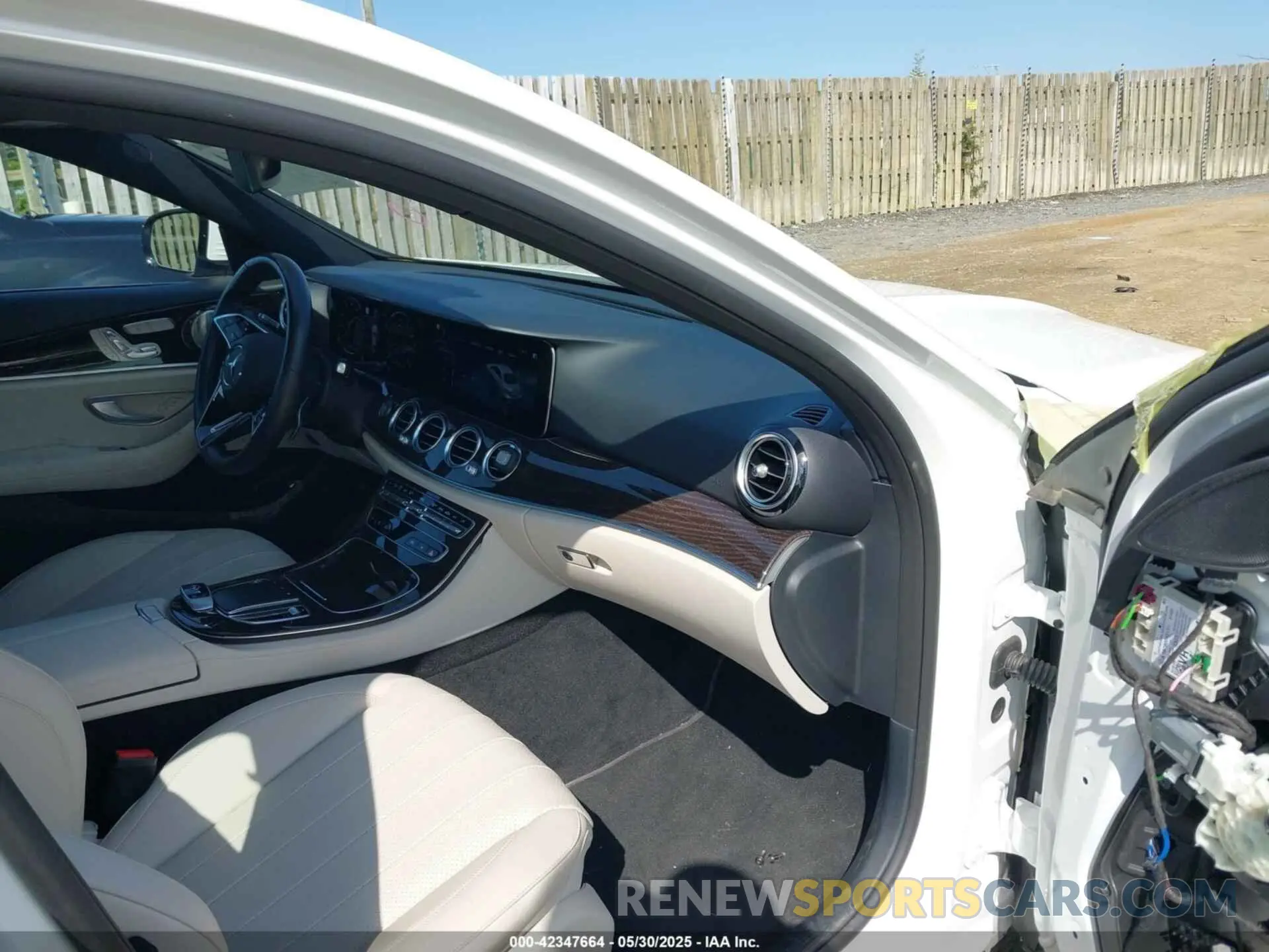 5 fotografías del automóvil dañado W1KZF5KB2MA999616 MERCEDES-BENZ E 450 2021