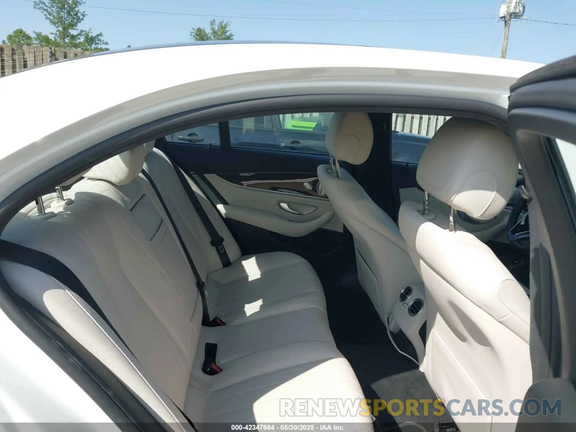 8 fotografías del automóvil dañado W1KZF5KB2MA999616 MERCEDES-BENZ E 450 2021