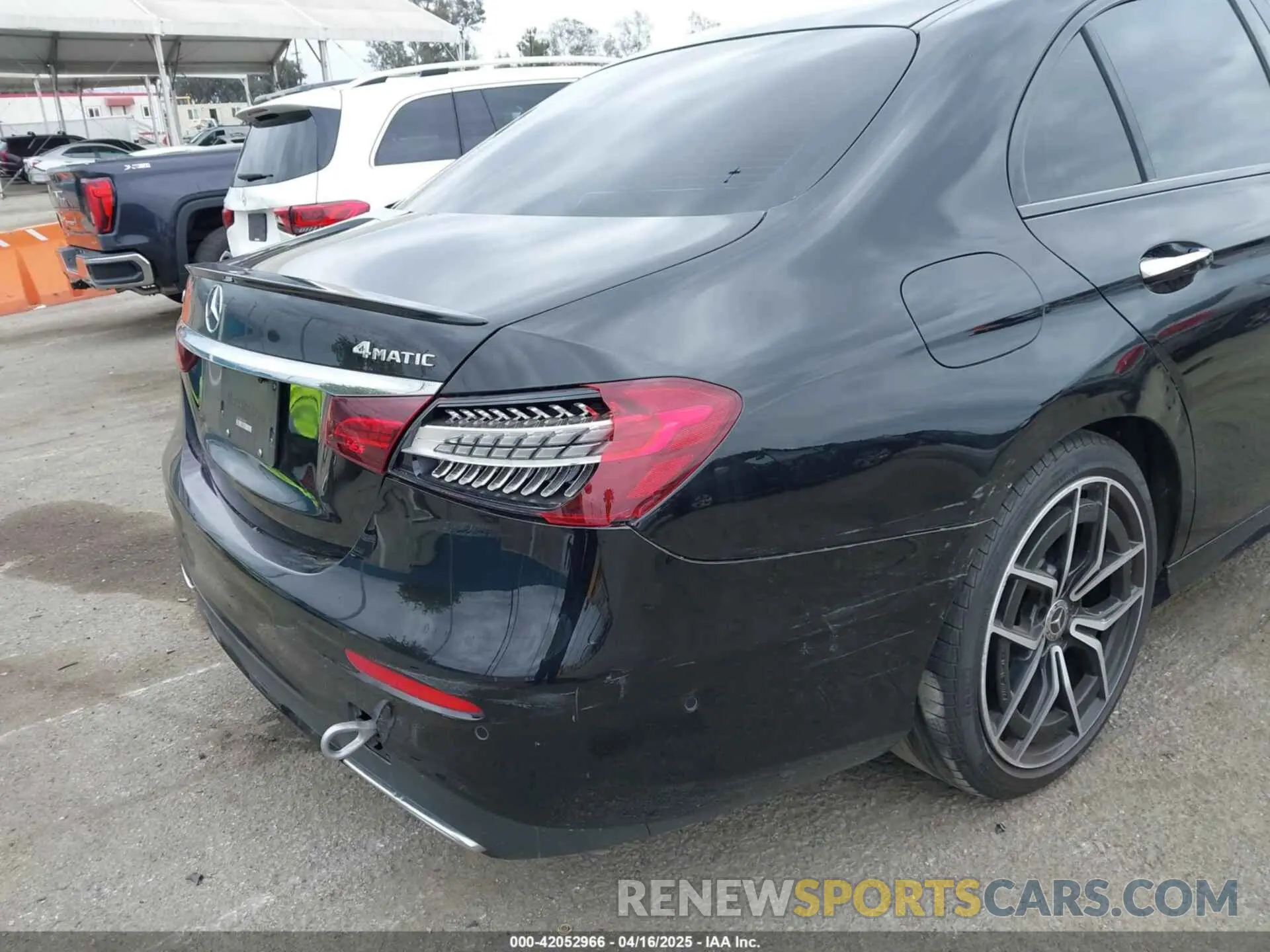 18 fotografías del automóvil dañado W1KZF5KB8NB092932 MERCEDES-BENZ E 450 2022