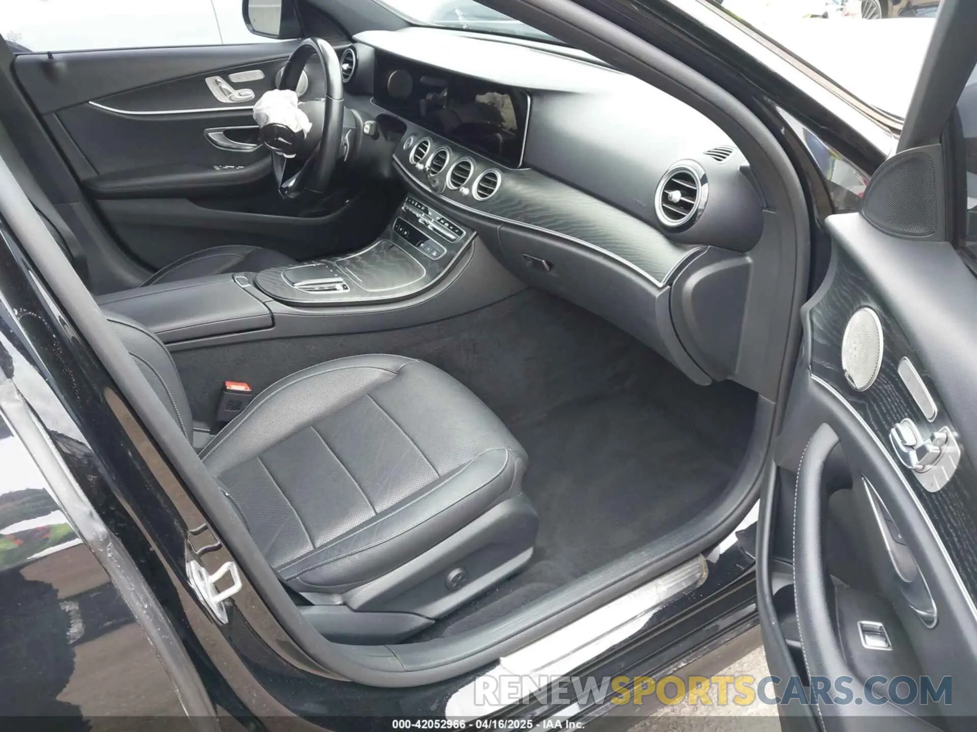 5 fotografías del automóvil dañado W1KZF5KB8NB092932 MERCEDES-BENZ E 450 2022