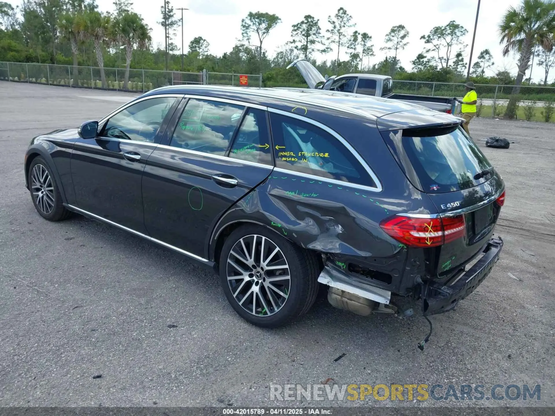 3 fotografías del automóvil dañado W1KZH6AB5PB181314 MERCEDES-BENZ E 450 2023