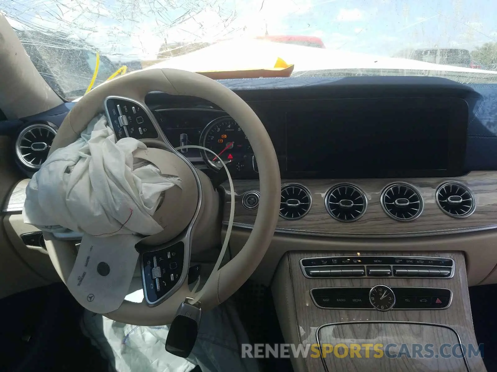 9 fotografías del automóvil dañado WDD1J6JB9KF078433 MERCEDES-BENZ E 450 4MAT 2019