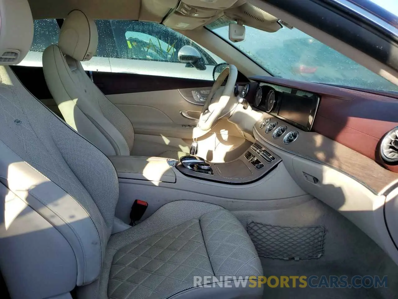 5 fotografías del automóvil dañado WDD1K6JB4KF092642 MERCEDES-BENZ E-CLASS 2019