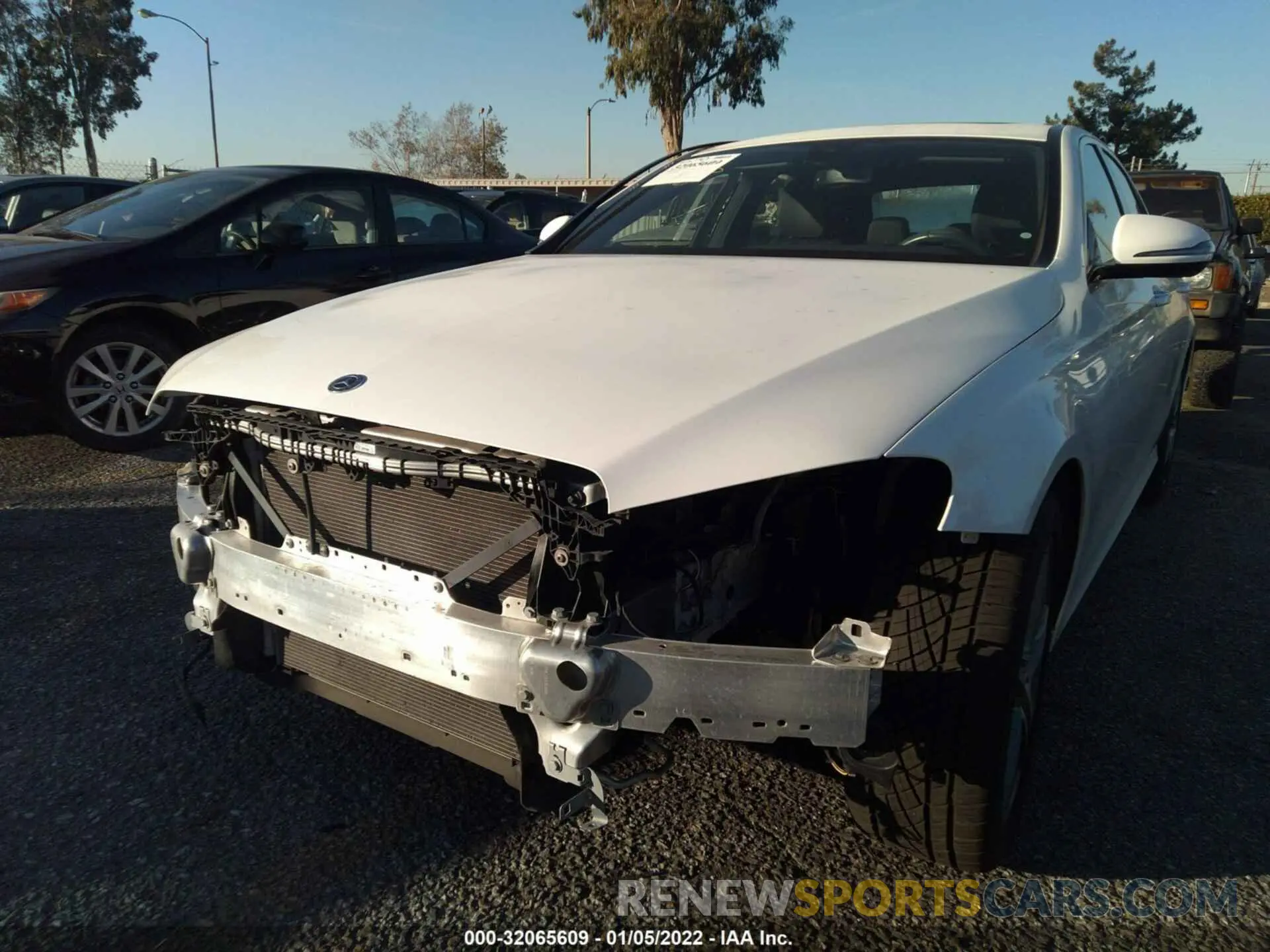 2 fotografías del automóvil dañado WDDZF4JB0KA518609 MERCEDES-BENZ E-CLASS 2019
