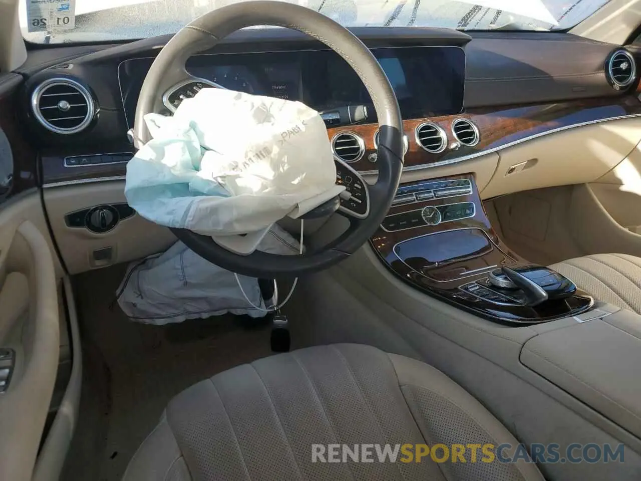 8 fotografías del automóvil dañado WDDZF4JB1KA563512 MERCEDES-BENZ E-CLASS 2019