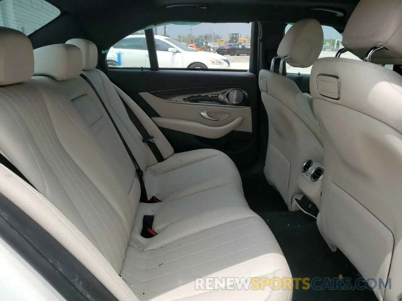 10 fotografías del automóvil dañado WDDZF4JB1KA573182 MERCEDES-BENZ E-CLASS 2019