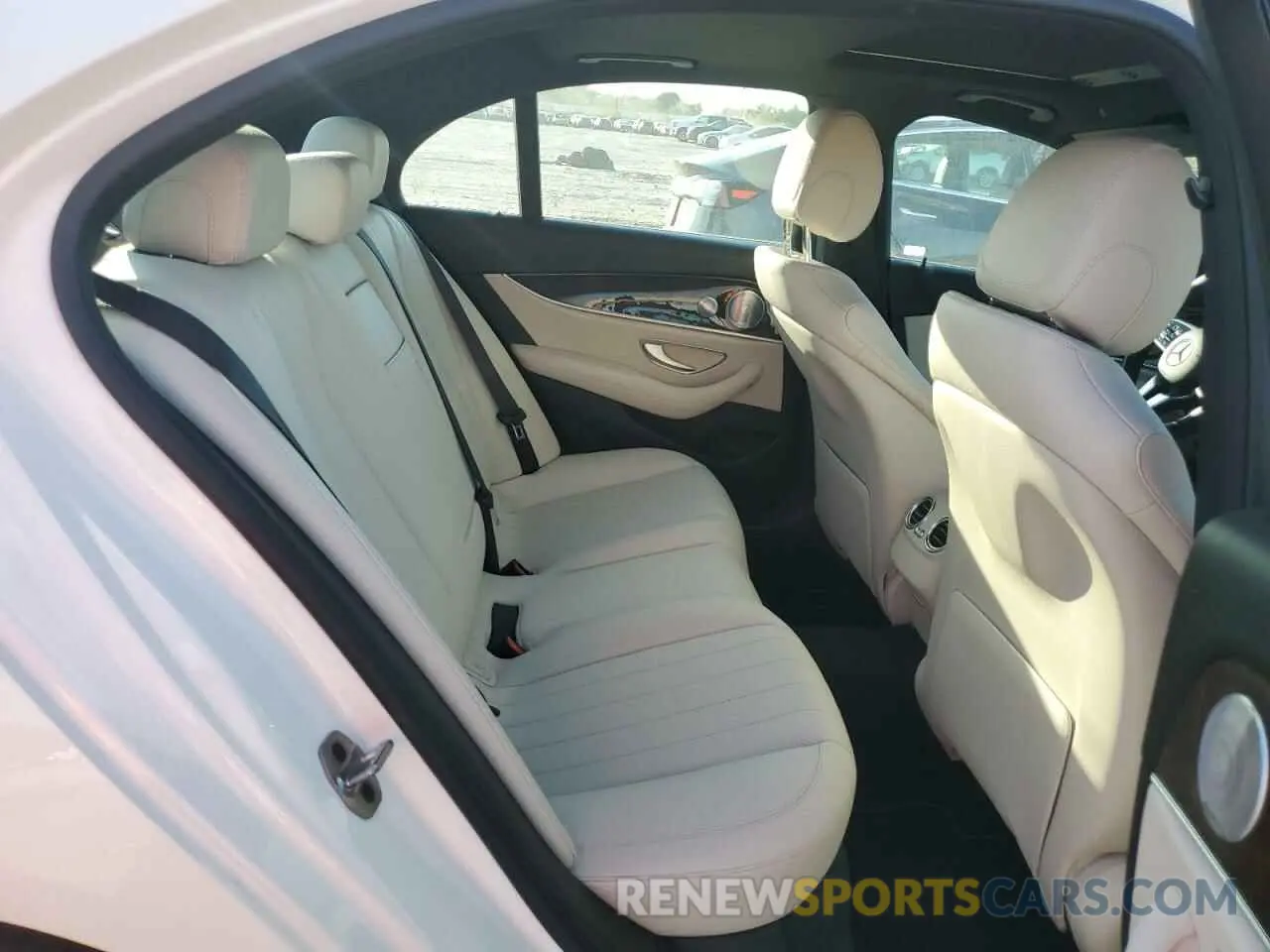 10 fotografías del automóvil dañado WDDZF4JB2KA643725 MERCEDES-BENZ E-CLASS 2019