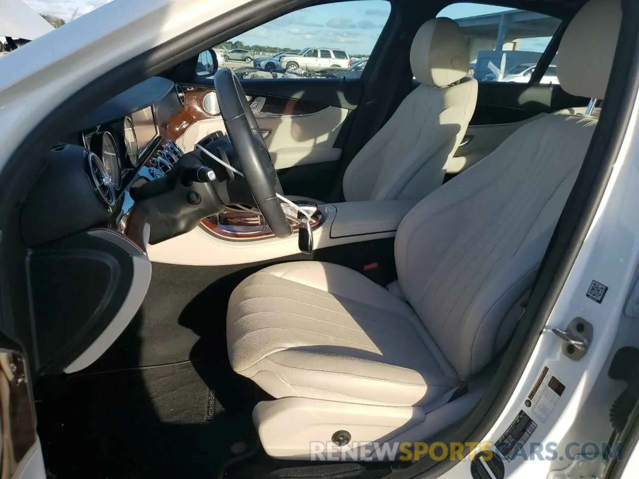7 fotografías del automóvil dañado WDDZF4JB2KA643725 MERCEDES-BENZ E-CLASS 2019