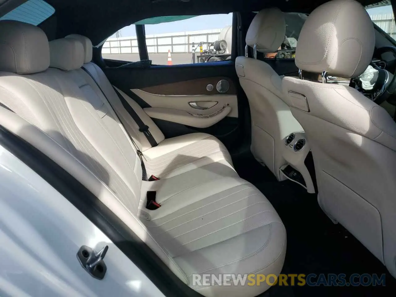10 fotografías del automóvil dañado WDDZF4JB4KA676063 MERCEDES-BENZ E-CLASS 2019