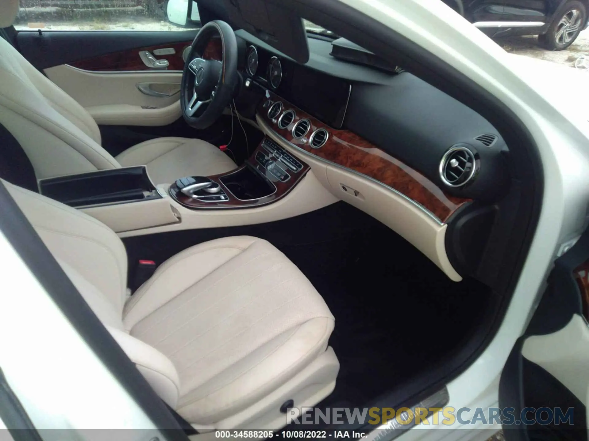 5 fotografías del automóvil dañado WDDZF4JB7KA676543 MERCEDES-BENZ E-CLASS 2019