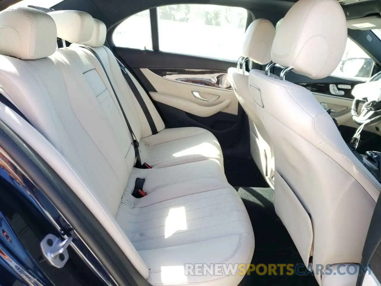 6 fotografías del automóvil dañado WDDZF4JB9KA592935 MERCEDES-BENZ E-CLASS 2019