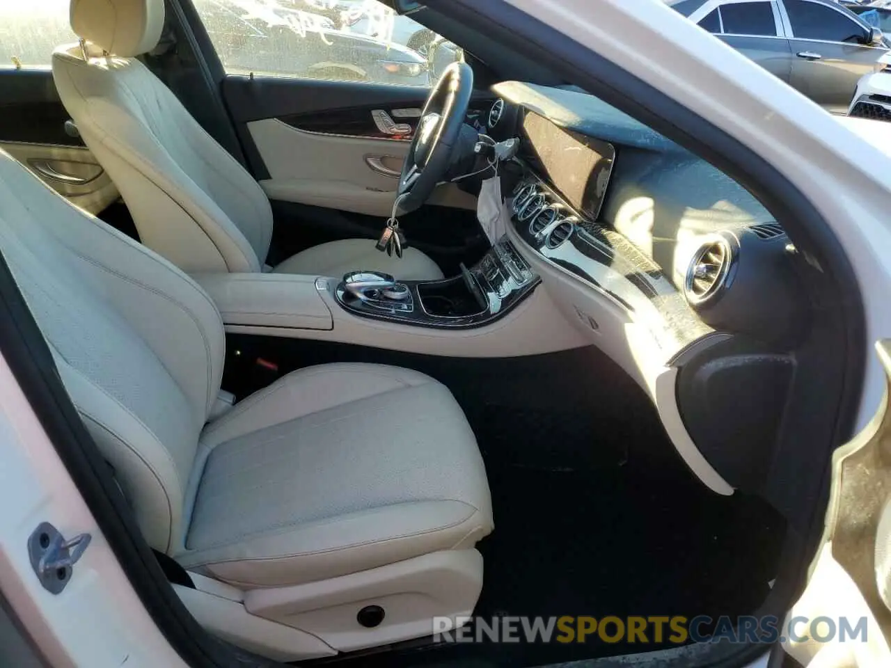 5 fotografías del automóvil dañado WDDZF4JBXKA523087 MERCEDES-BENZ E-CLASS 2019