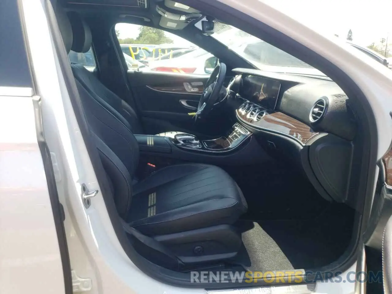 5 fotografías del automóvil dañado WDDZF4JBXKA594368 MERCEDES-BENZ E CLASS 2019