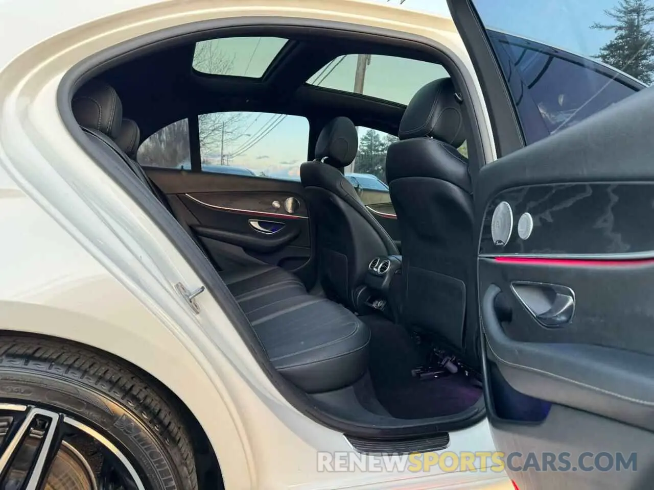 6 fotografías del automóvil dañado WDDZF4JBXKA600136 MERCEDES-BENZ E-CLASS 2019