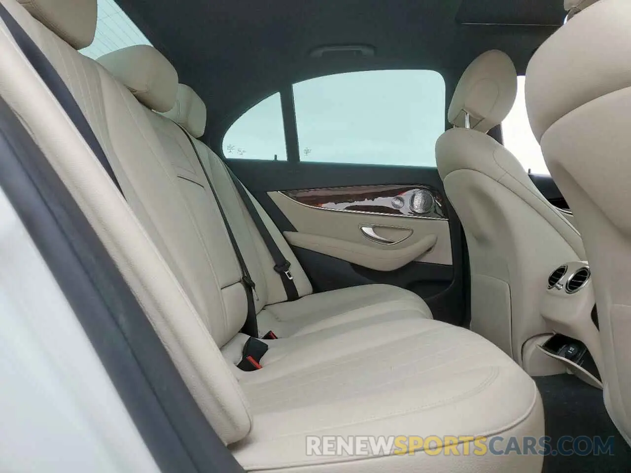 10 fotografías del automóvil dañado WDDZF4KB5KA662011 MERCEDES-BENZ E-CLASS 2019