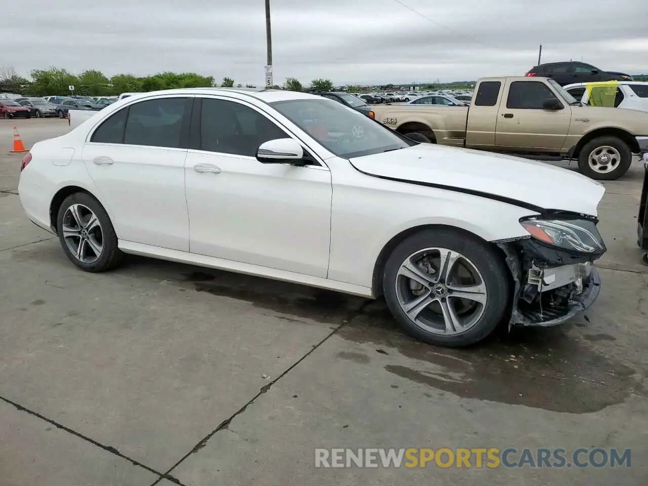 4 fotografías del automóvil dañado WDDZF4KB5KA662011 MERCEDES-BENZ E-CLASS 2019